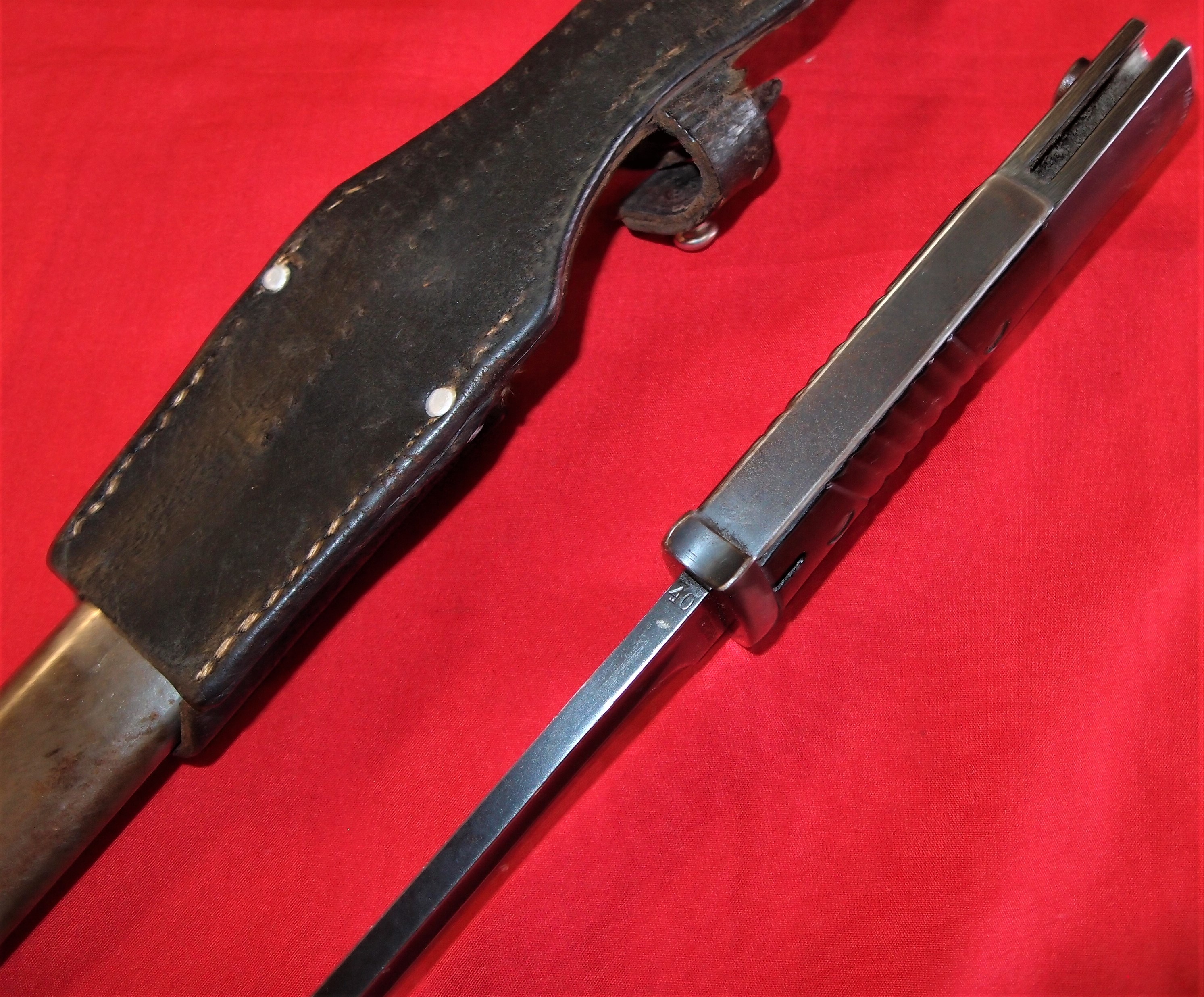 WW2 German K98 service bayonet, with matching numbered scabbard & leather frog by Paul Weyersburg - Image 7 of 9