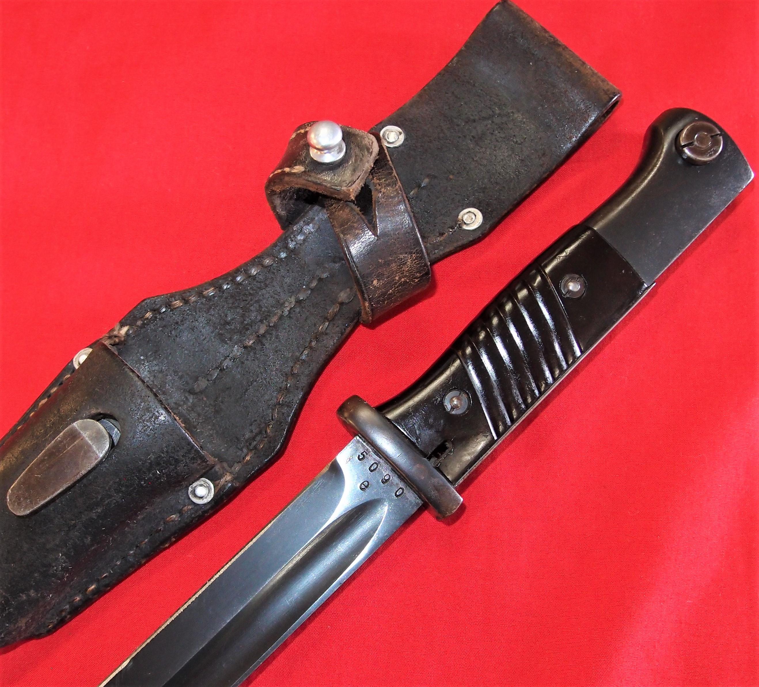 WW2 German K98 service bayonet, with matching numbered scabbard & leather frog by Paul Weyersburg - Image 3 of 9