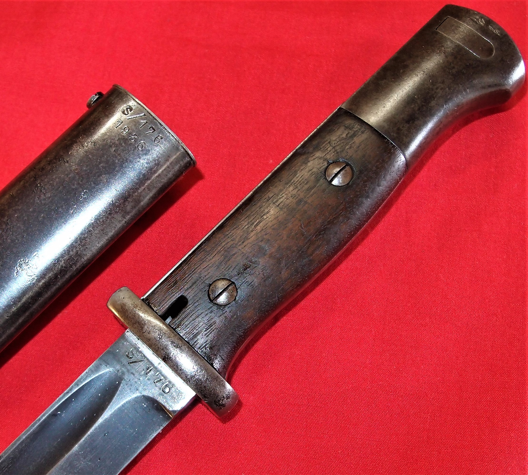 WW2 German K98 service bayonet, with matching numbered scabbard 1936 dated by Paul Weyersburg - Image 6 of 7