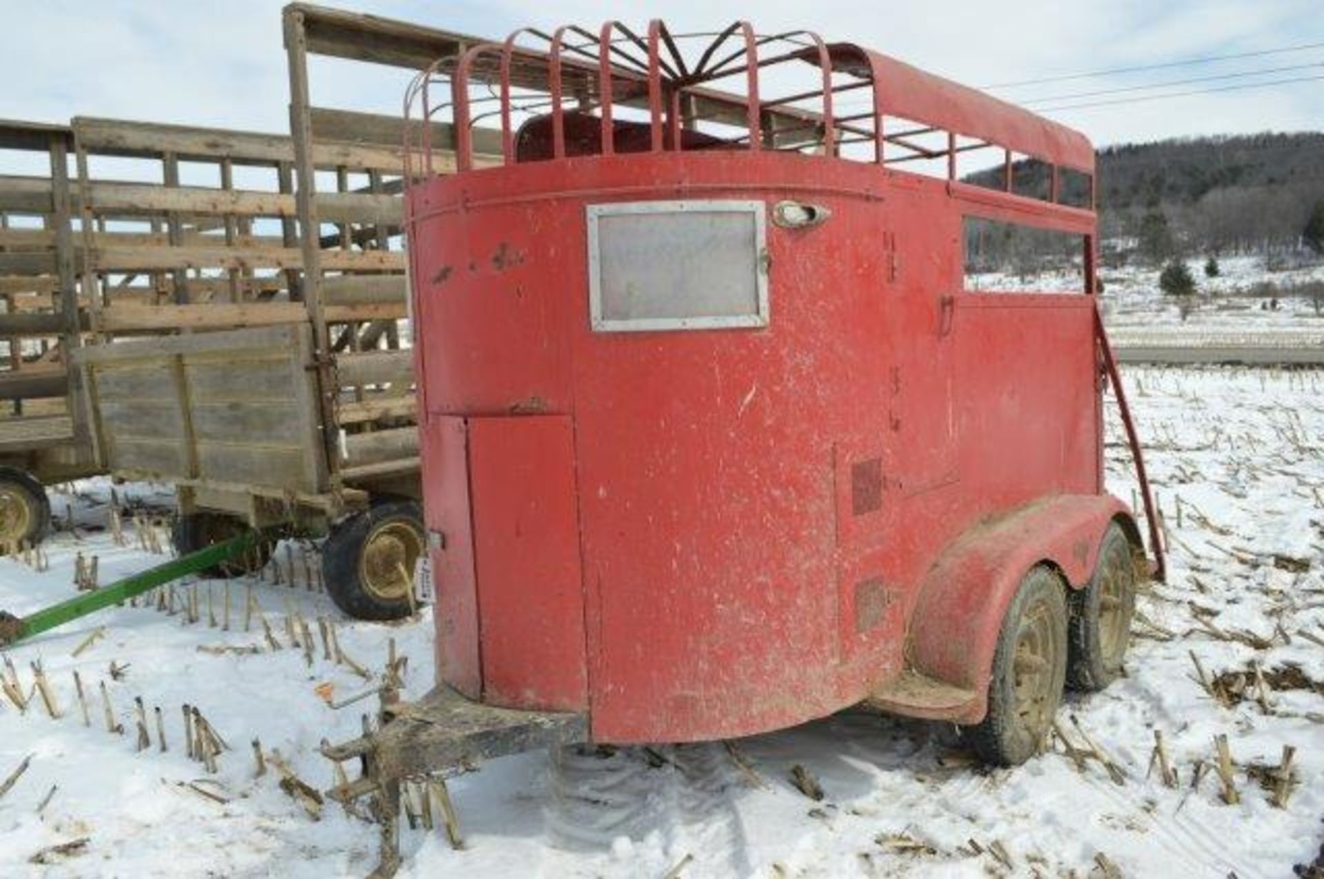 2 HORSE TRAILER, NO REG,