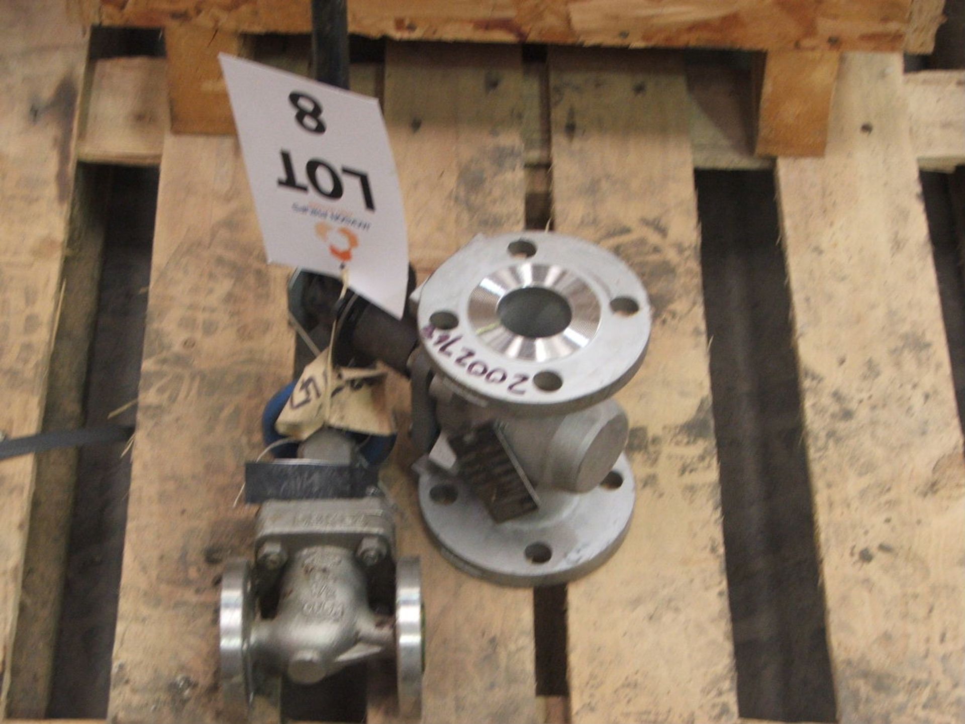 1 X 1" S/STEEL BALL VALVE & 1 X I/22 S/STEEL GATE VALVE