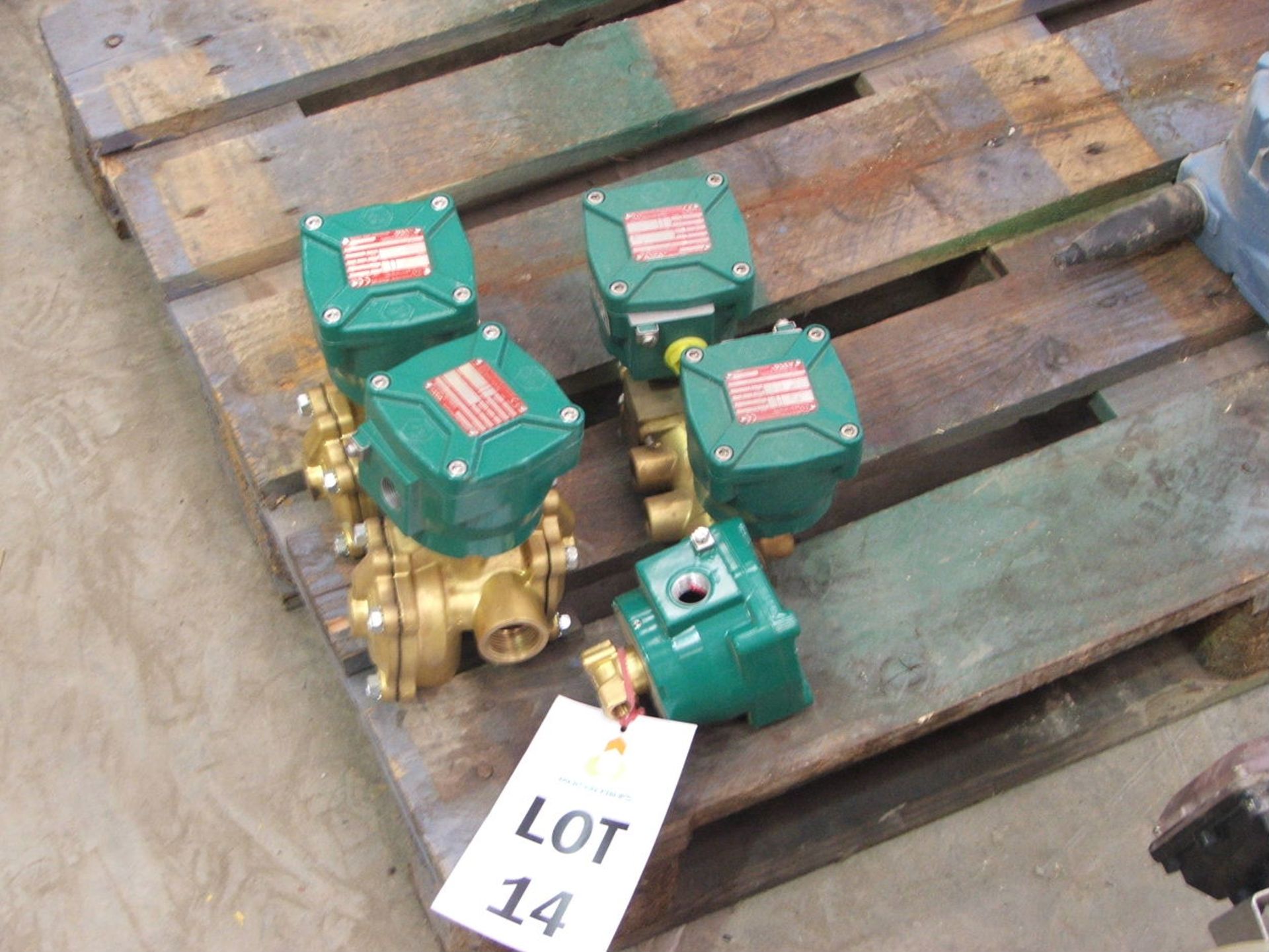 QTY ARCO 75 CBI 90 VALVES