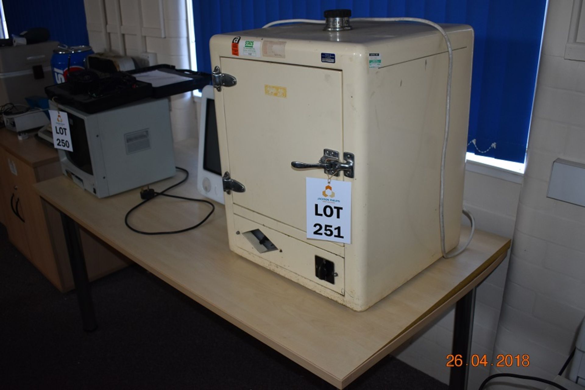 LTE LABORATORY EQUIPMENT OVEN