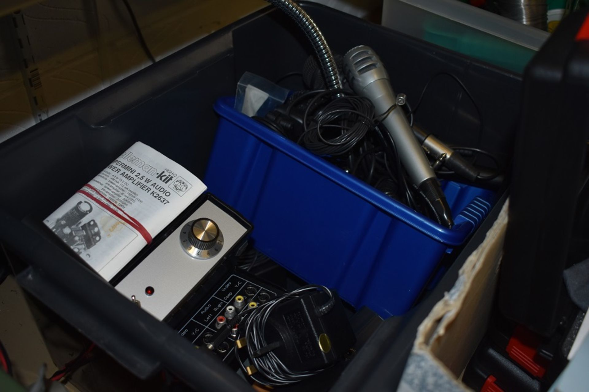 QTY OF VARIOUS MICROPHONES & SONY MDLP WALKMANS & CASES - Image 2 of 2