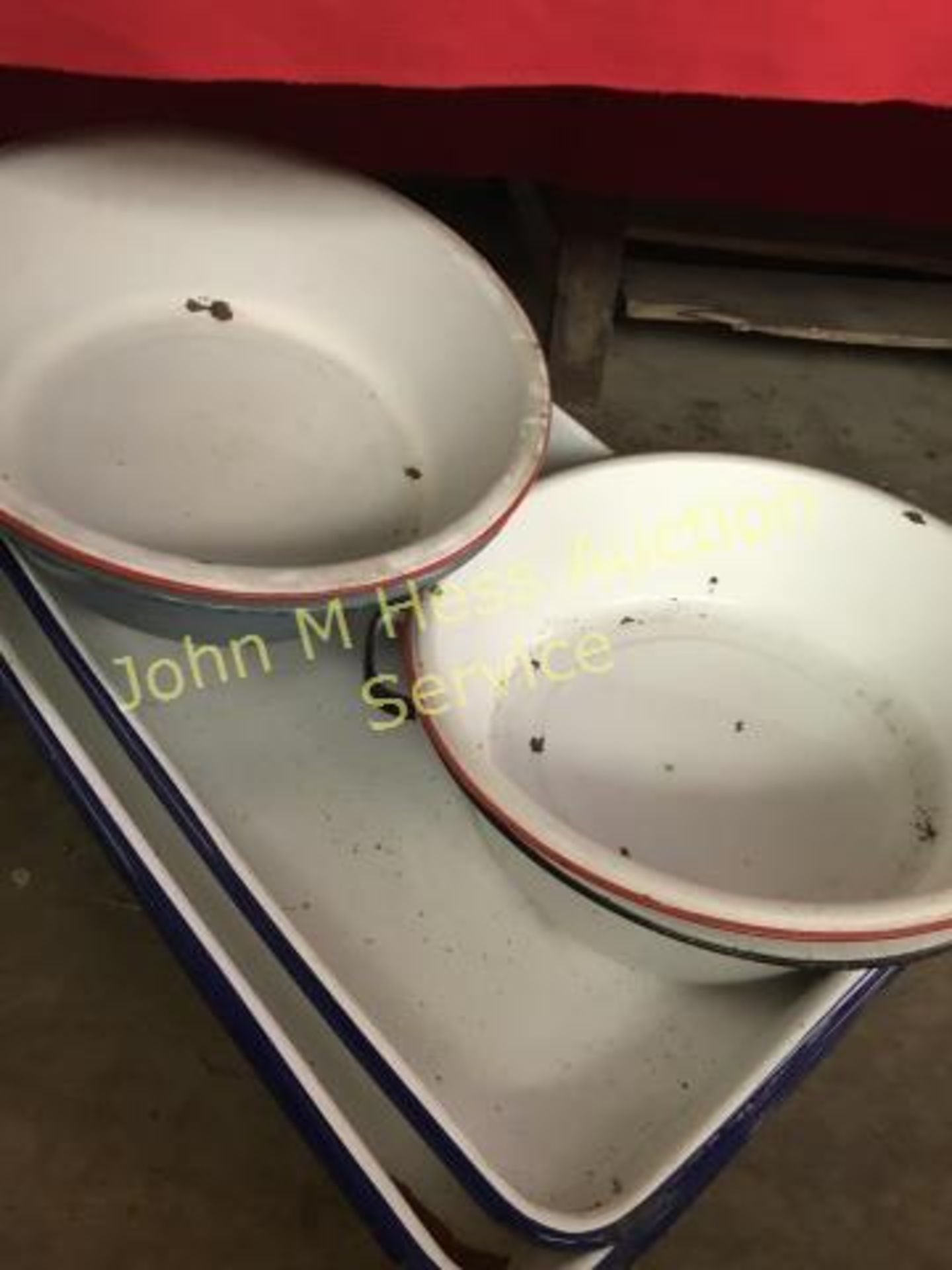 2 Enamelware Trays, 4 Enamelware Bowls *1 Tray with Drain - Image 2 of 2