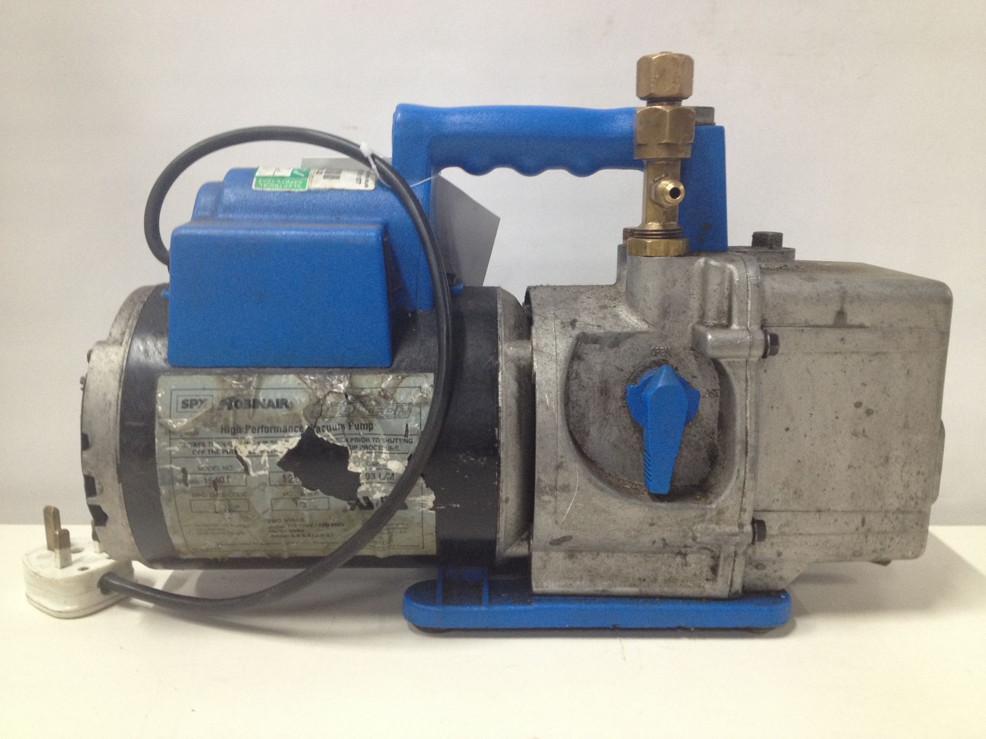 Robinair Cooltech High Performance Vacuum Pump