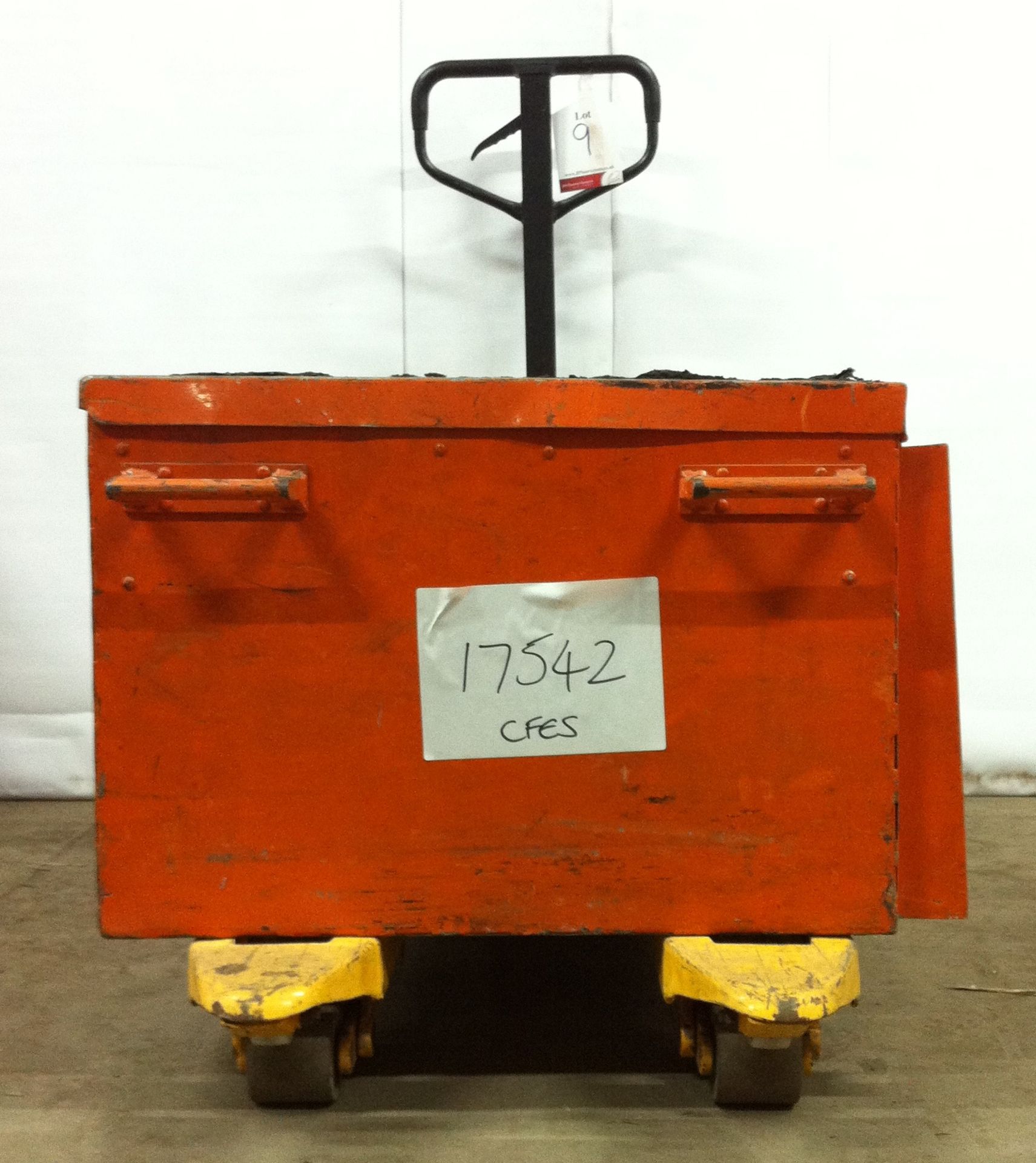 Metal Site Box w/ 2000kg Pallet Truck