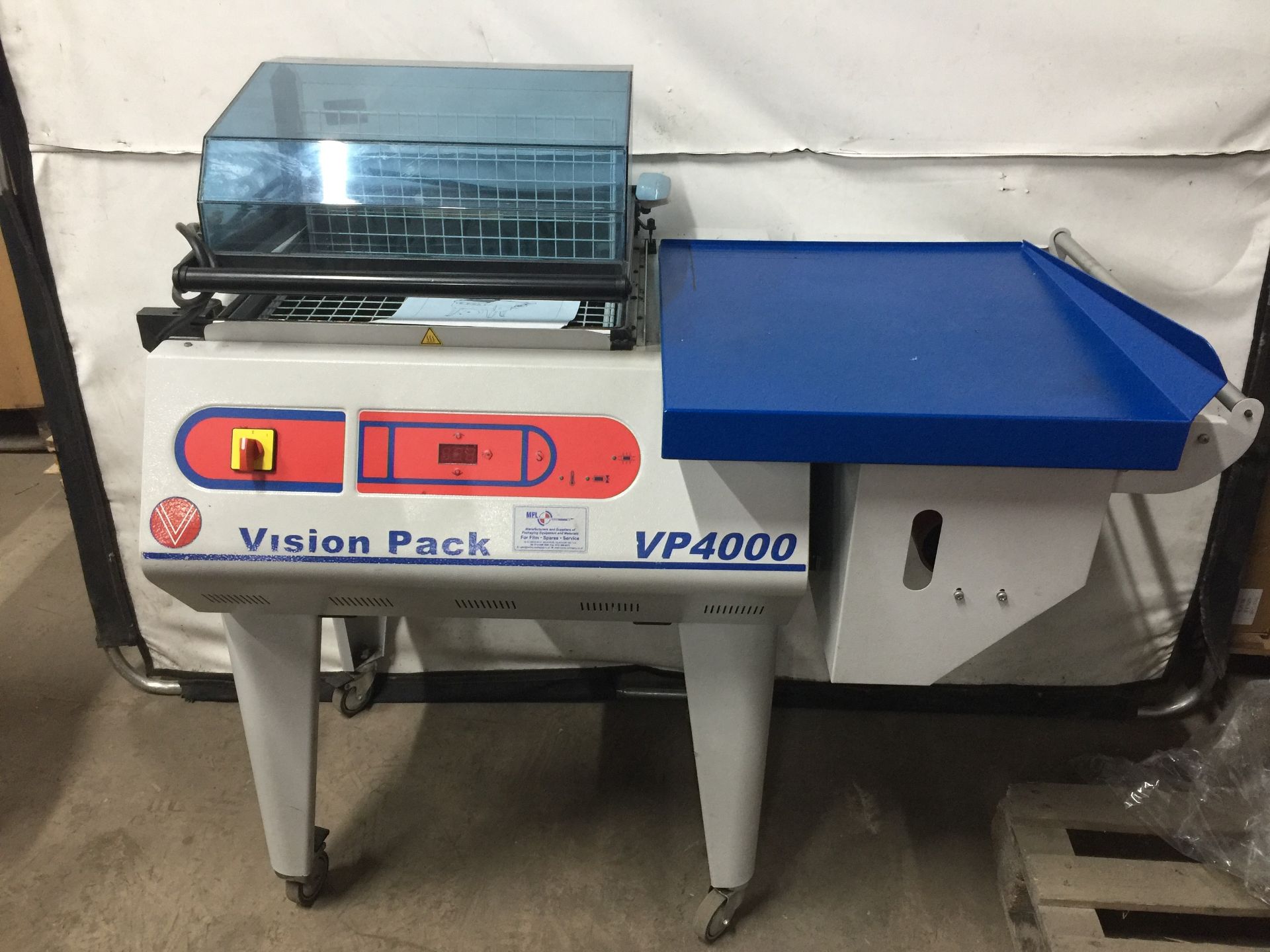 Vision Pack shrink wrapping machine