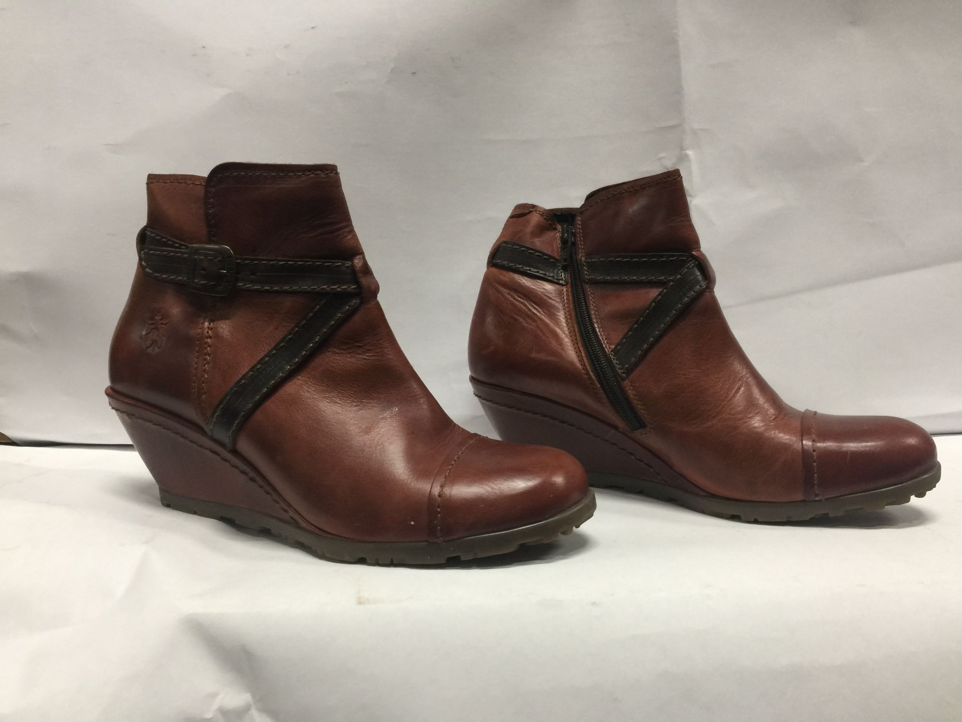 6 x Fly London Women's Boots Mixed Sizes, Styles and Colours Size Ranging EU 37 - EU 42 - Customer R - Image 2 of 4