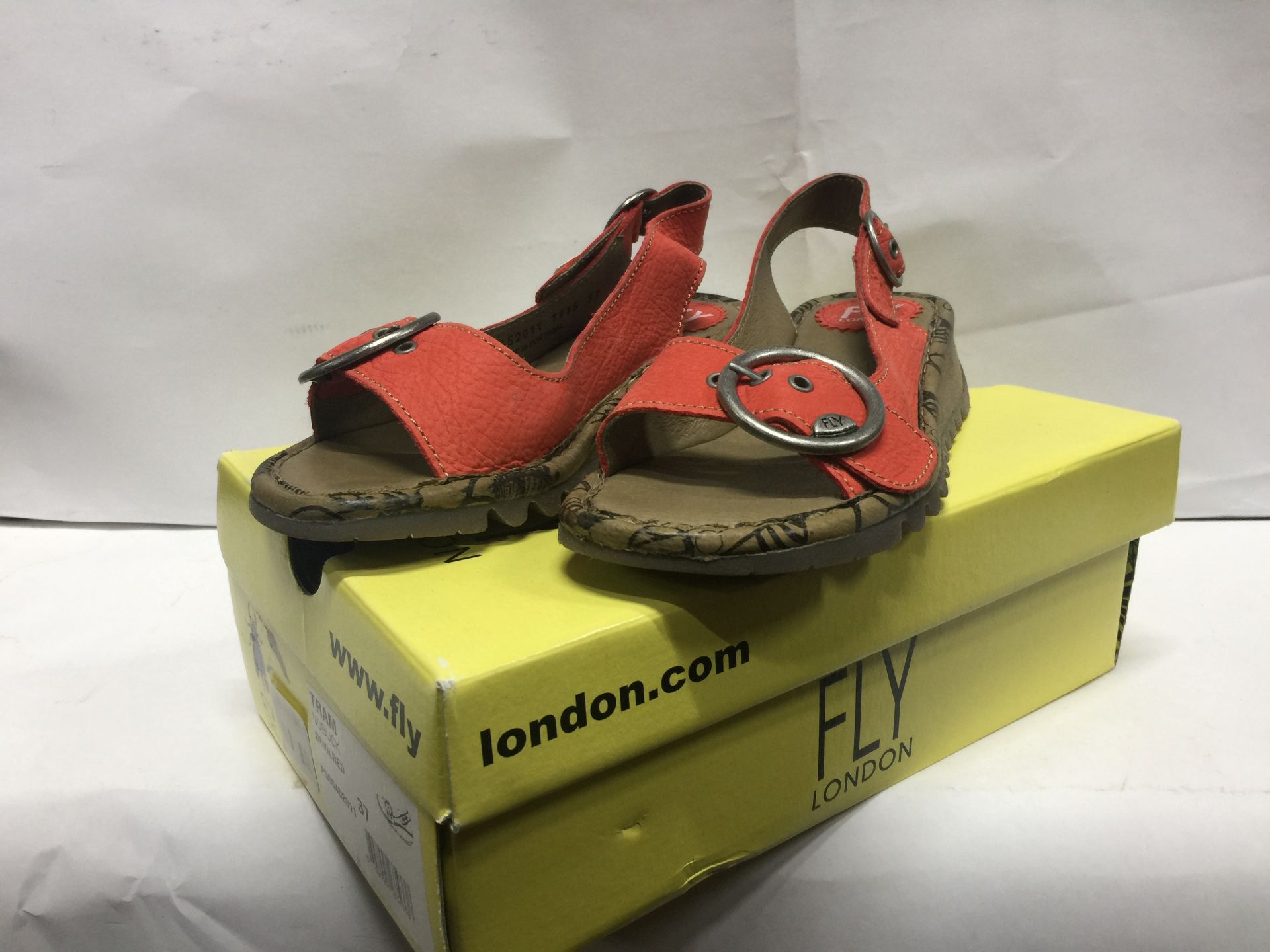 21 x Fly London Women's Sandles Mixed Sizes, Styles and Colours Size Ranging EU 36 - EU 41 - Custome - Image 4 of 6