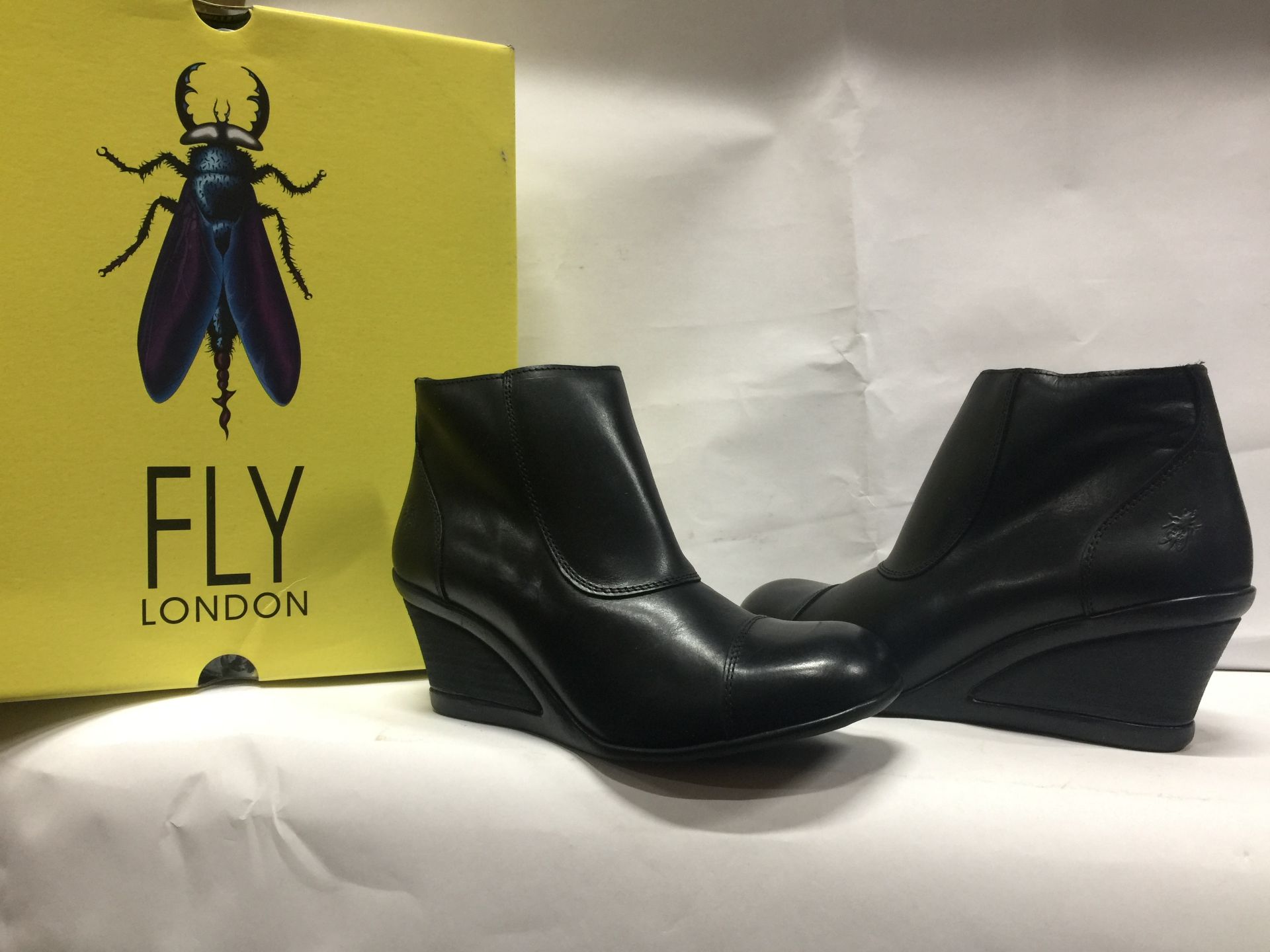 5 x Fly London Women's Boots Mixed Sizes, Styles and Colours Size Ranging EU 37 - EU 42 - Customer R - Image 2 of 4