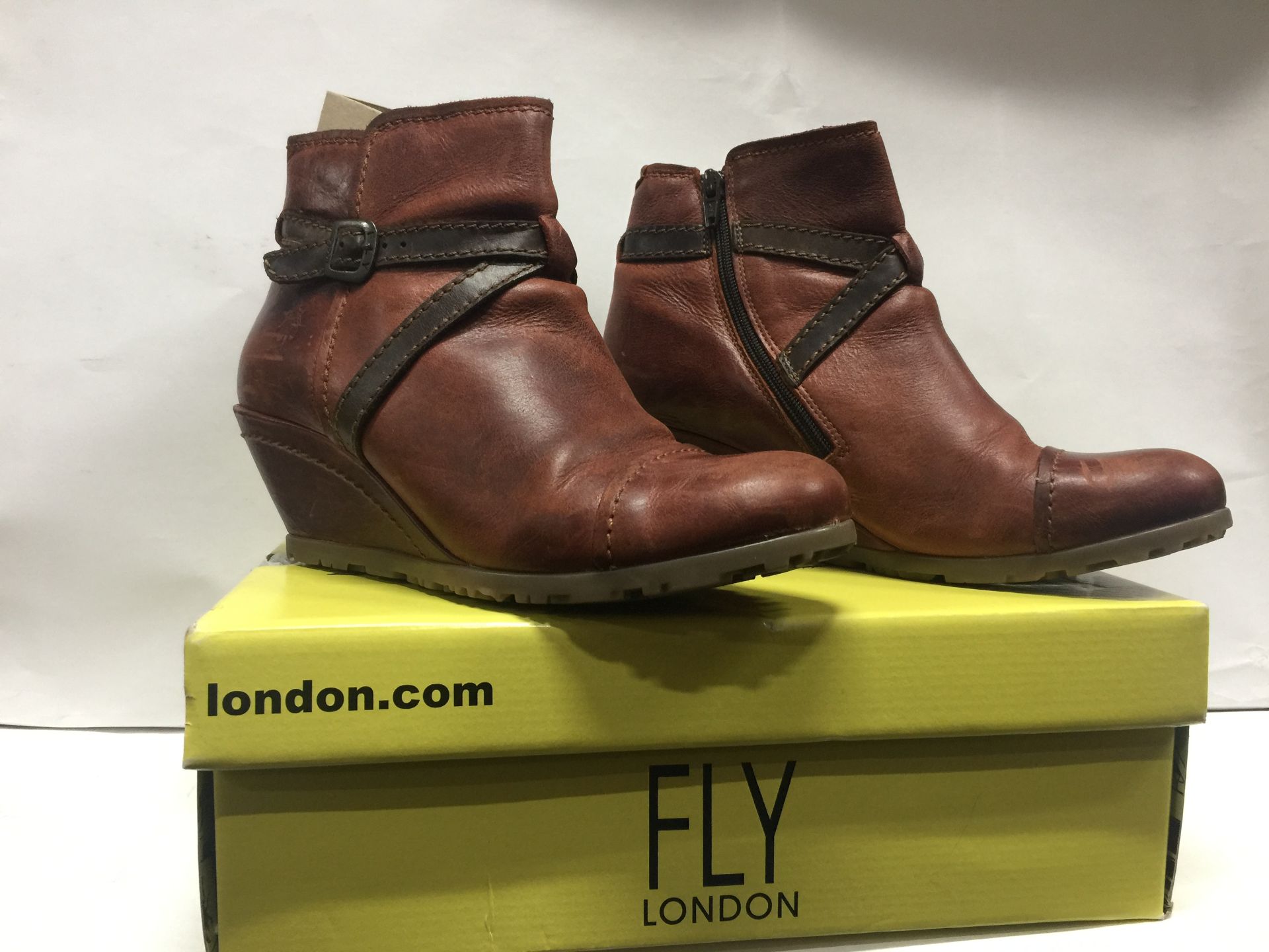 6 x Fly London Women's Boots Mixed Sizes, Styles and Colours Size Ranging EU 38 - EU 42 - Customer R - Image 3 of 5