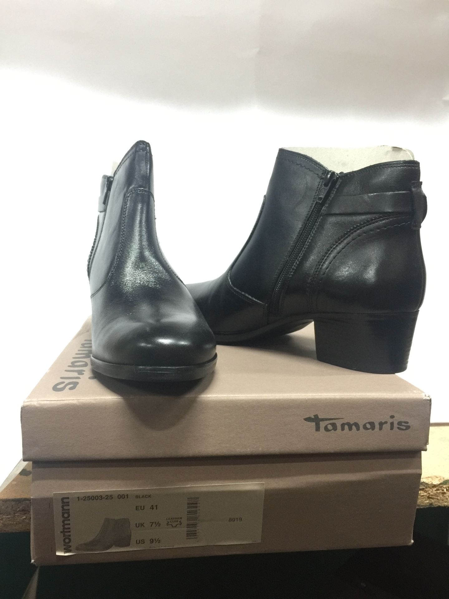 22 x Tamaris Womens Boots Mixed Sizes, Styles and Colours Size Ranging from EU37 - EU41 - Customer