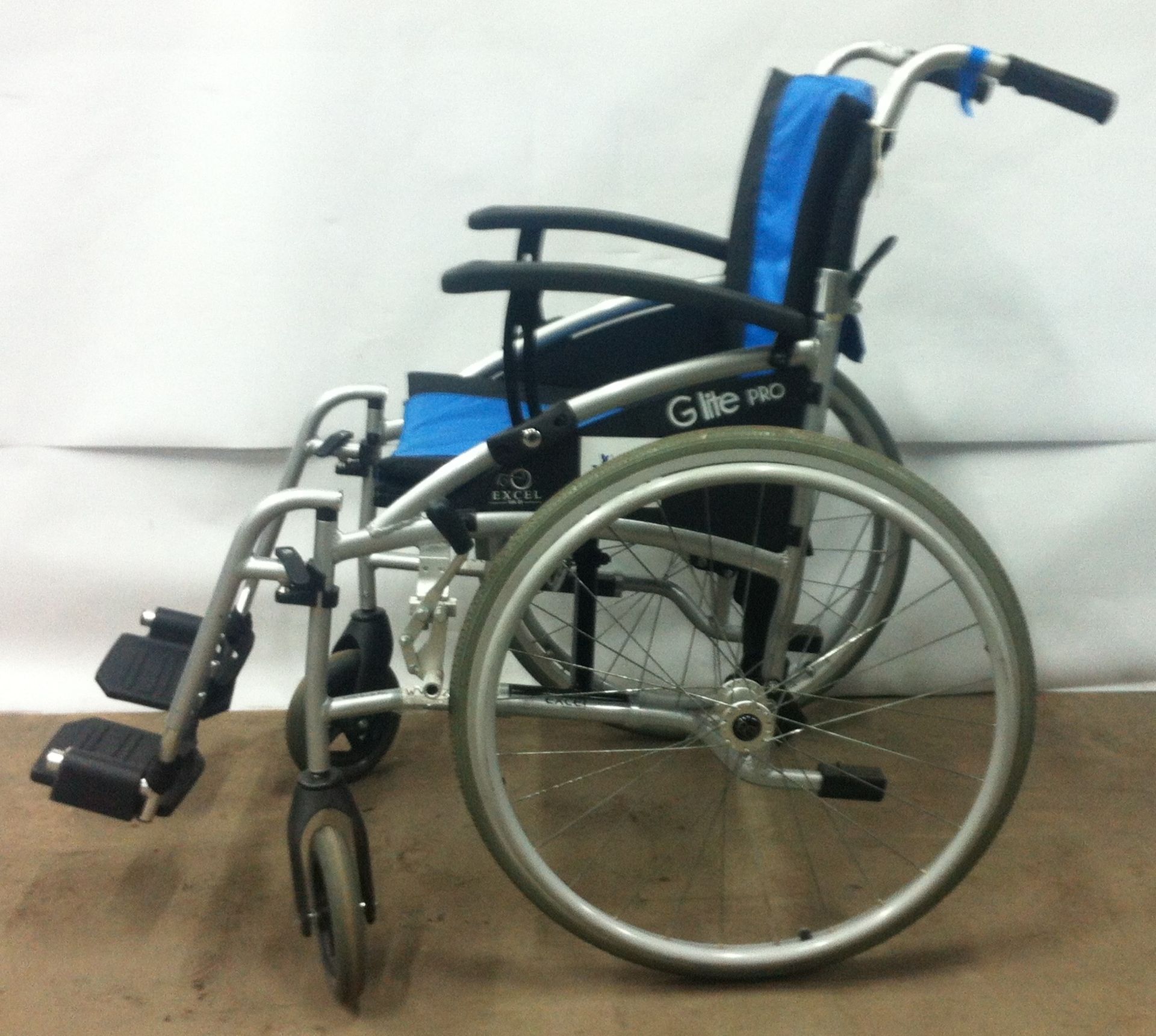 G-Lite Pro Wheelchair - Image 2 of 3