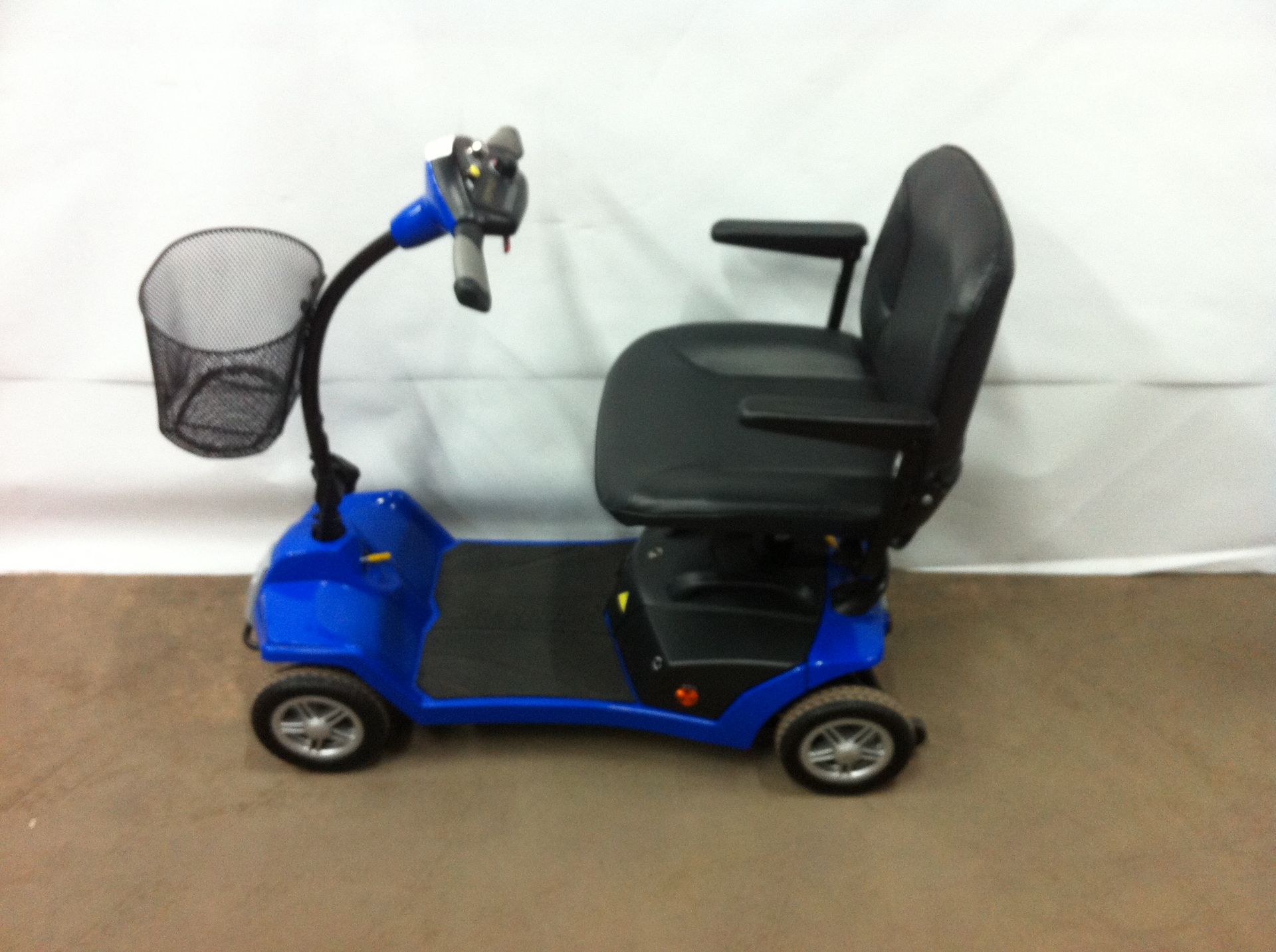 Shoprider mobility scooter - Image 3 of 4