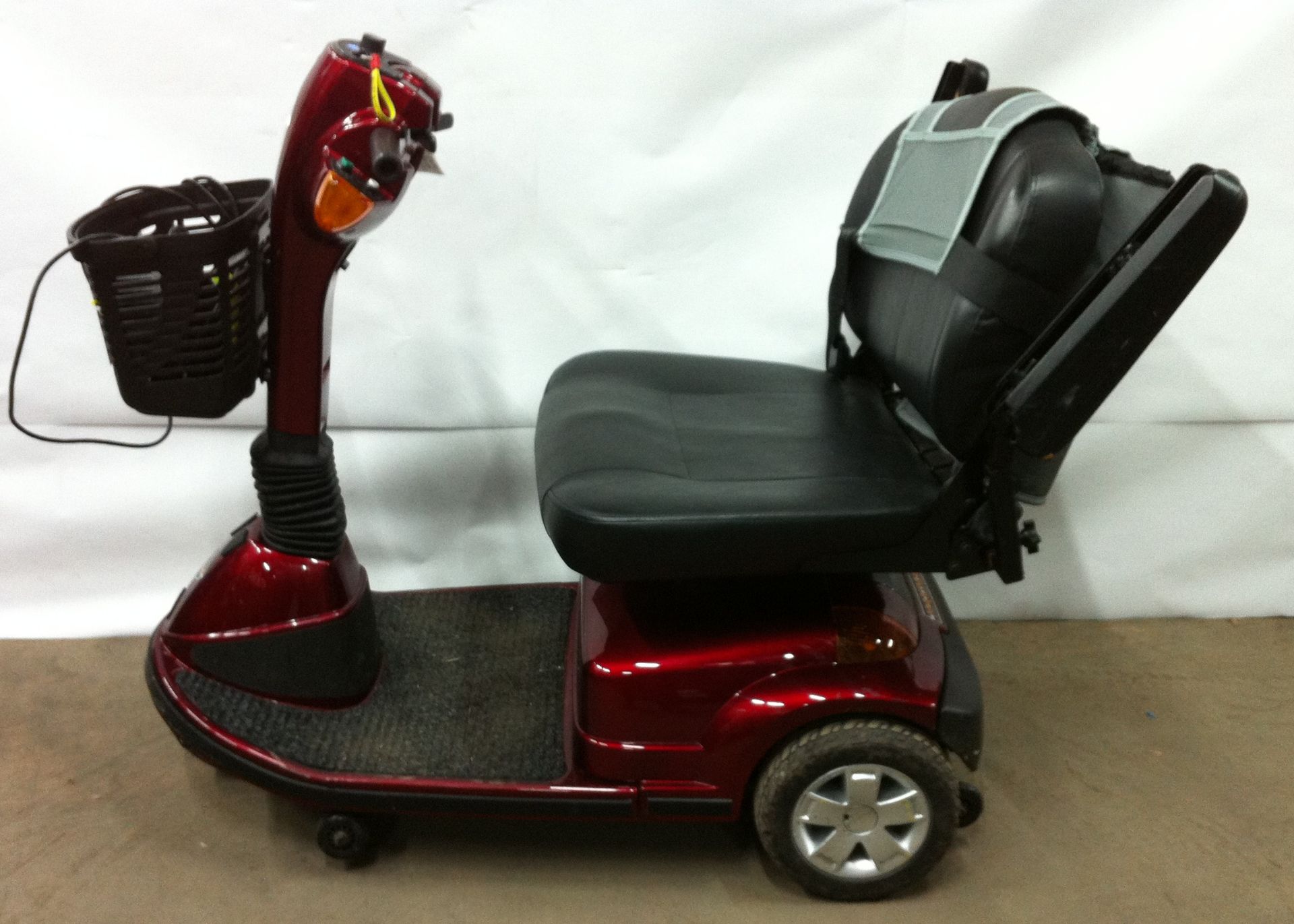 Maxima mobility scooter - Image 3 of 4