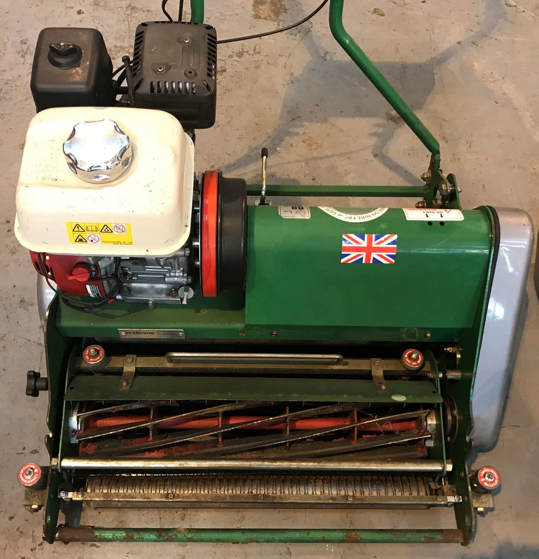 Dennis FT 610 Cylinder Mower w/ Cassette & Grass Box | 2015 - Image 5 of 7