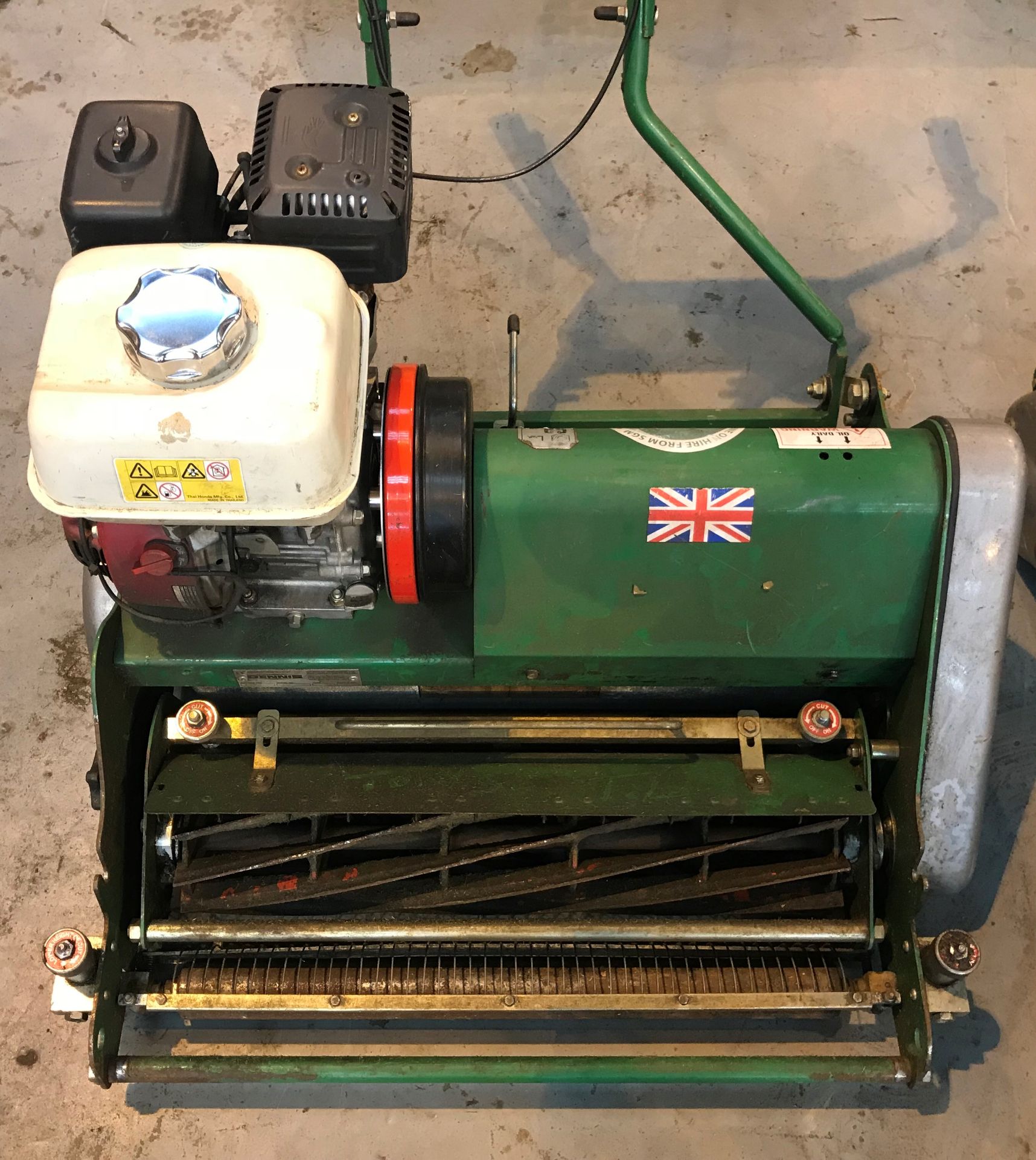 Dennis FT 610 Cylinder Mower w/ Cassette & Grass Box | 2015 - Image 5 of 7