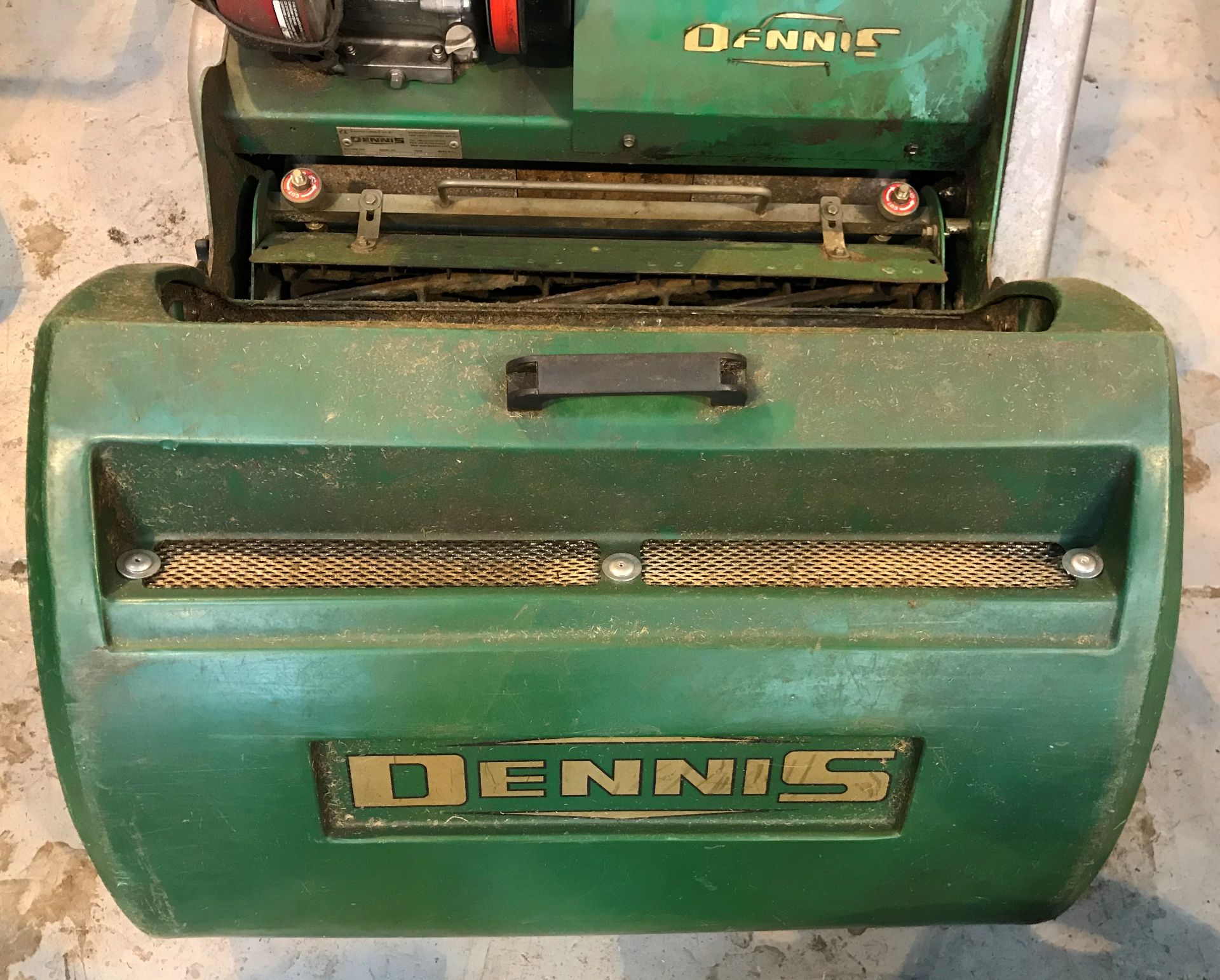 Dennis FT 610 Cylinder Mower w/ Cassette & Grass Box | 2015 - Image 4 of 7