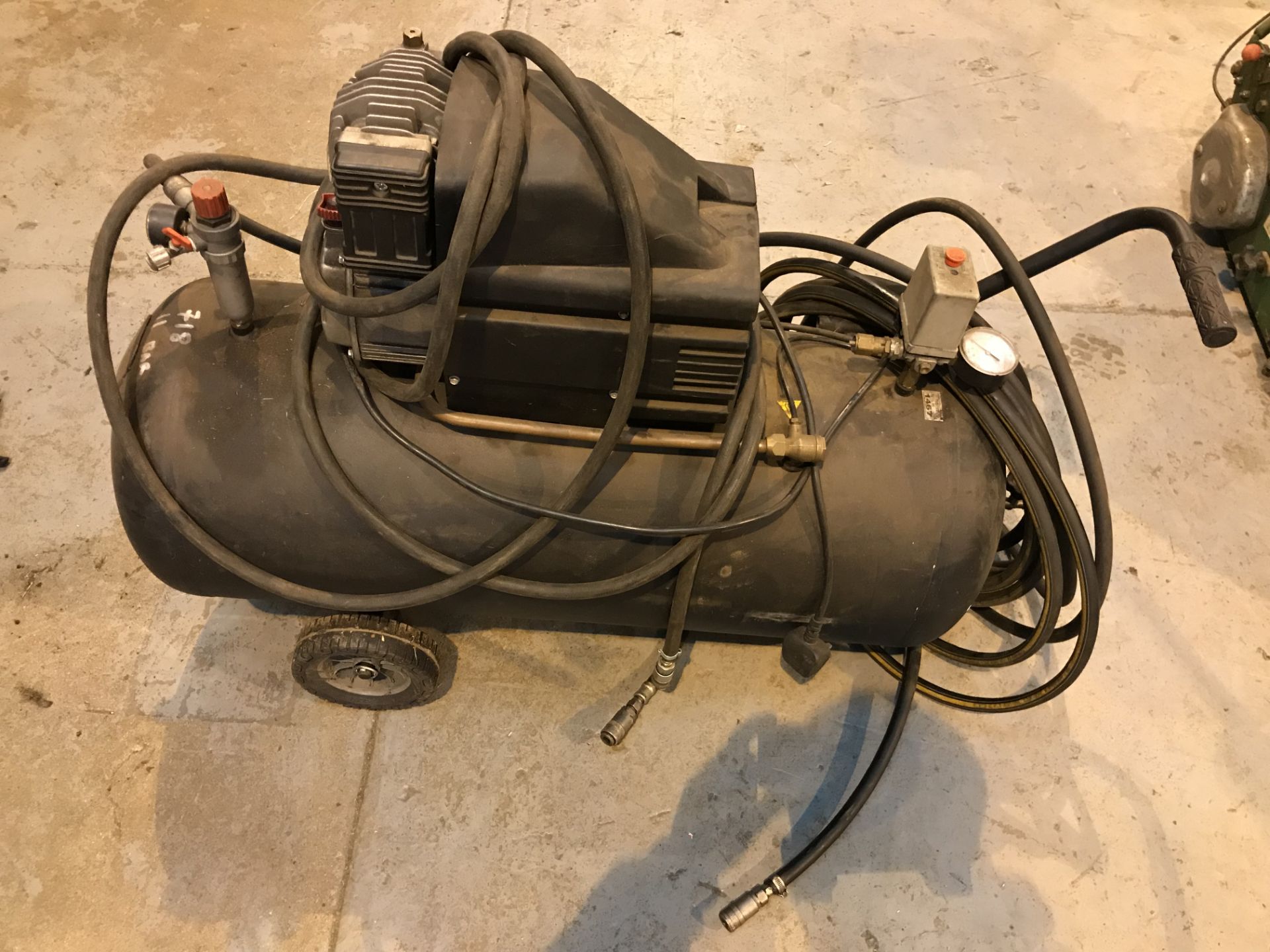 Airmate Portable Air Compressor - Image 2 of 2