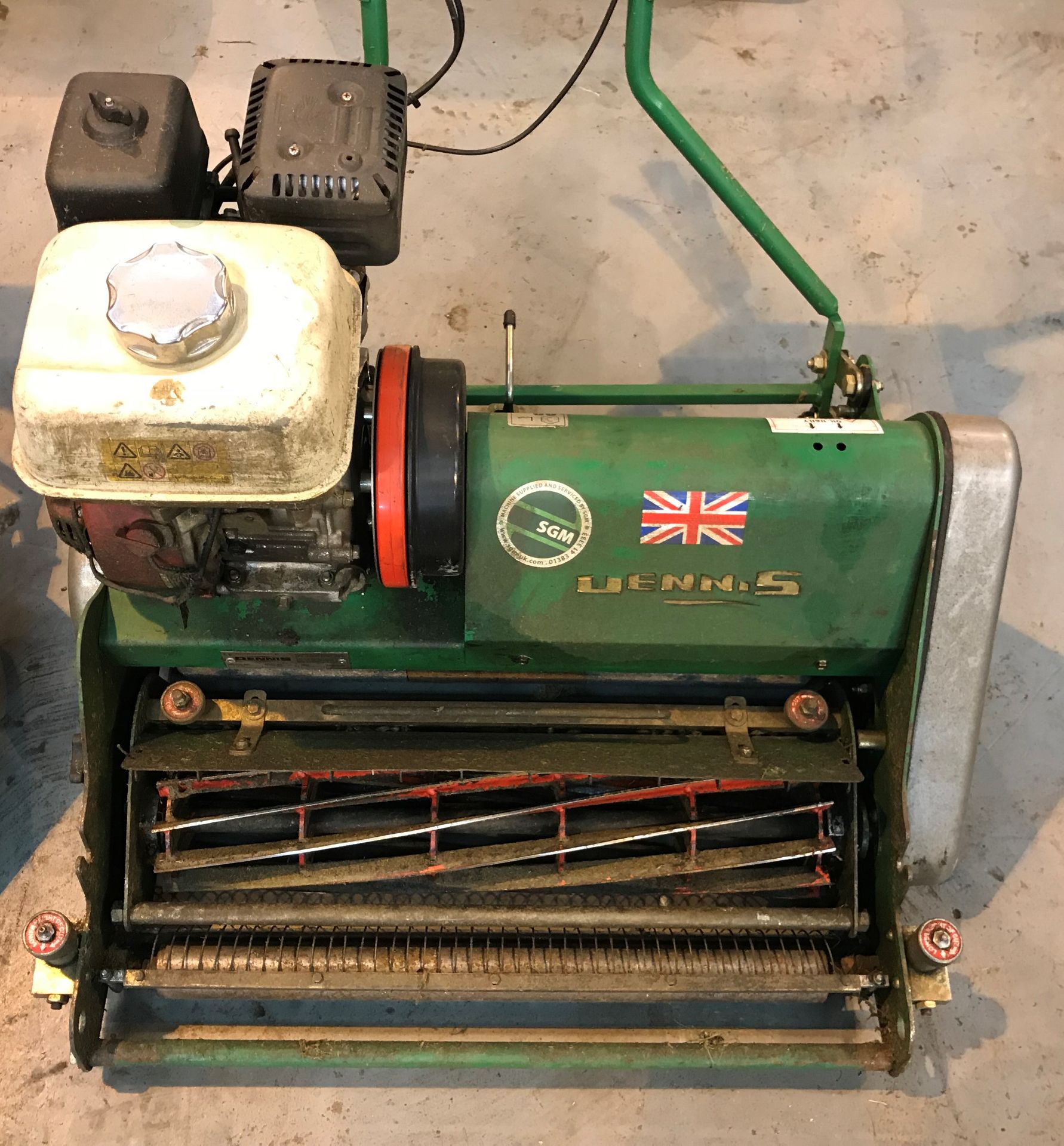 Dennis FT 610 Cylinder Mower w/ Cassette & Grass Box | 2015 - Image 5 of 7