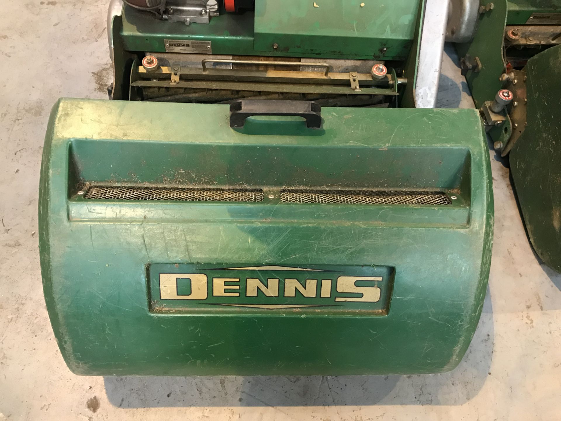 Dennis FT 610 Cylinder Mower w/ Cassette & Grass Box | 2015 - Image 4 of 7