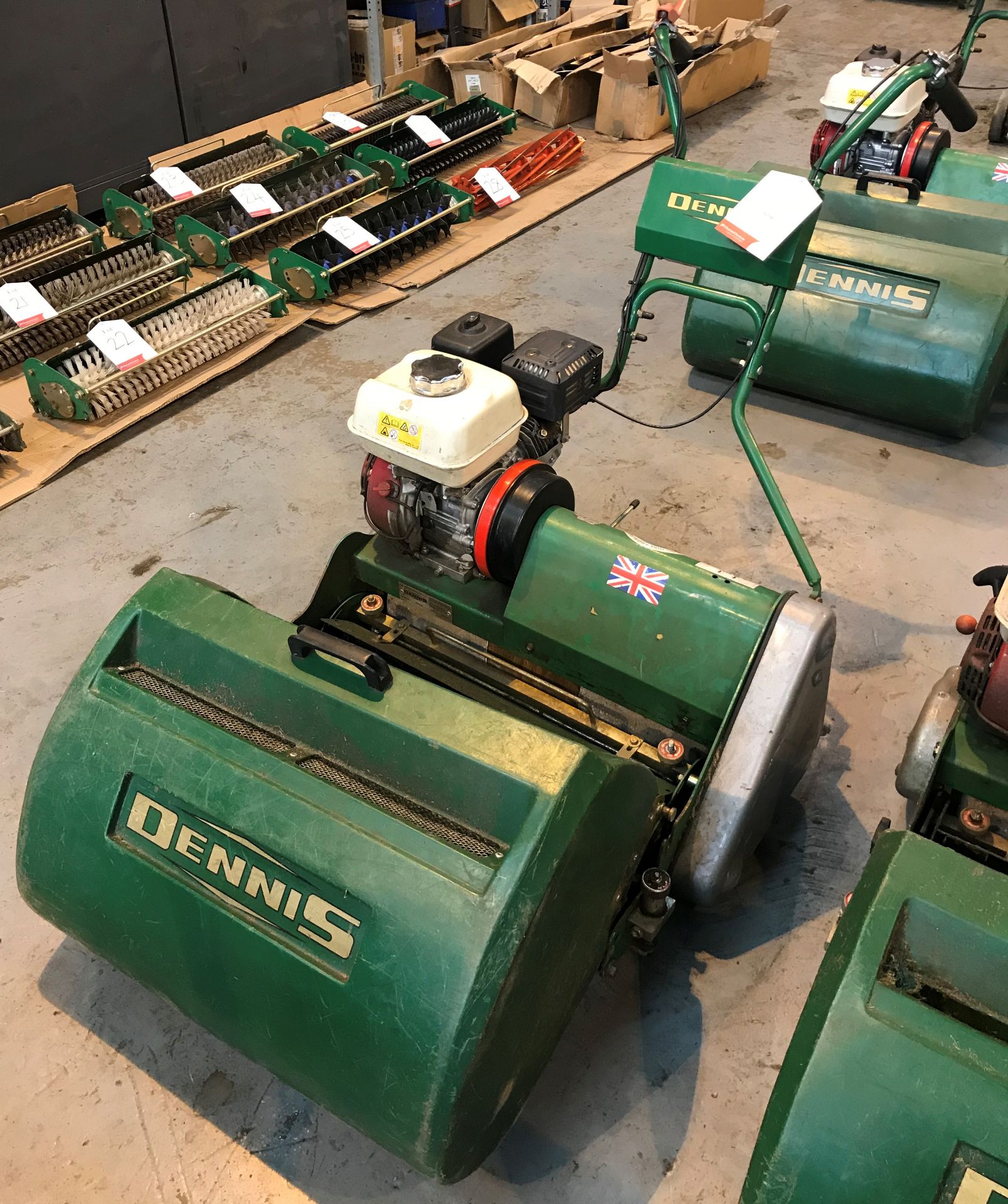 Dennis FT 610 Cylinder Mower w/ Cassette & Grass Box | 2015 - Image 3 of 7