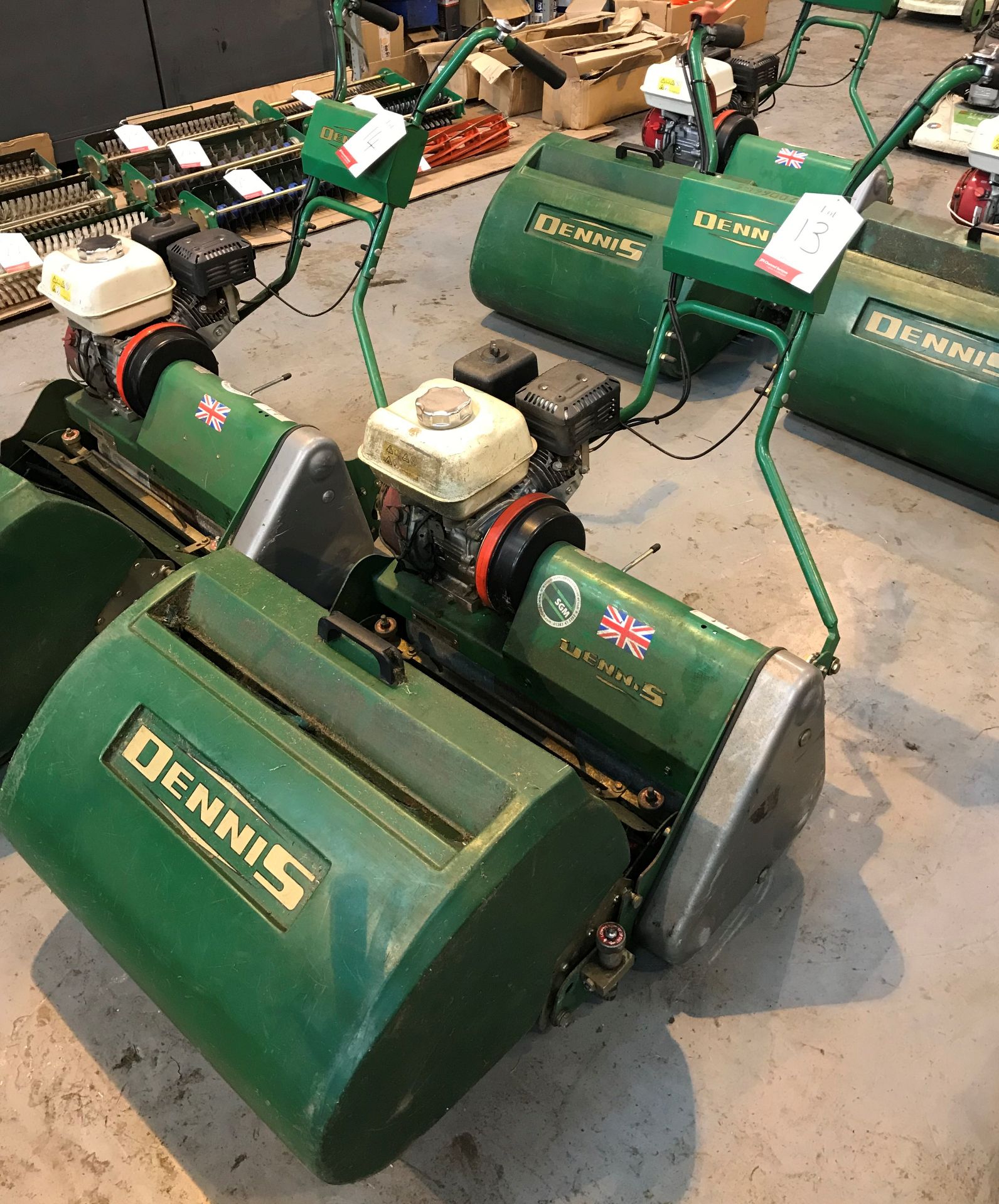 Dennis FT 610 Cylinder Mower w/ Cassette & Grass Box | 2015 - Image 3 of 7