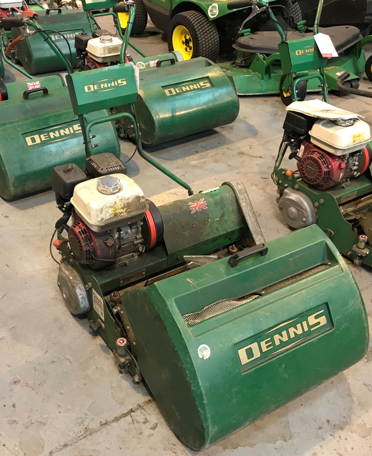 Dennis FT 610 Cylinder Mower w/ Cassette & Grass Box | 2015 - Image 2 of 7