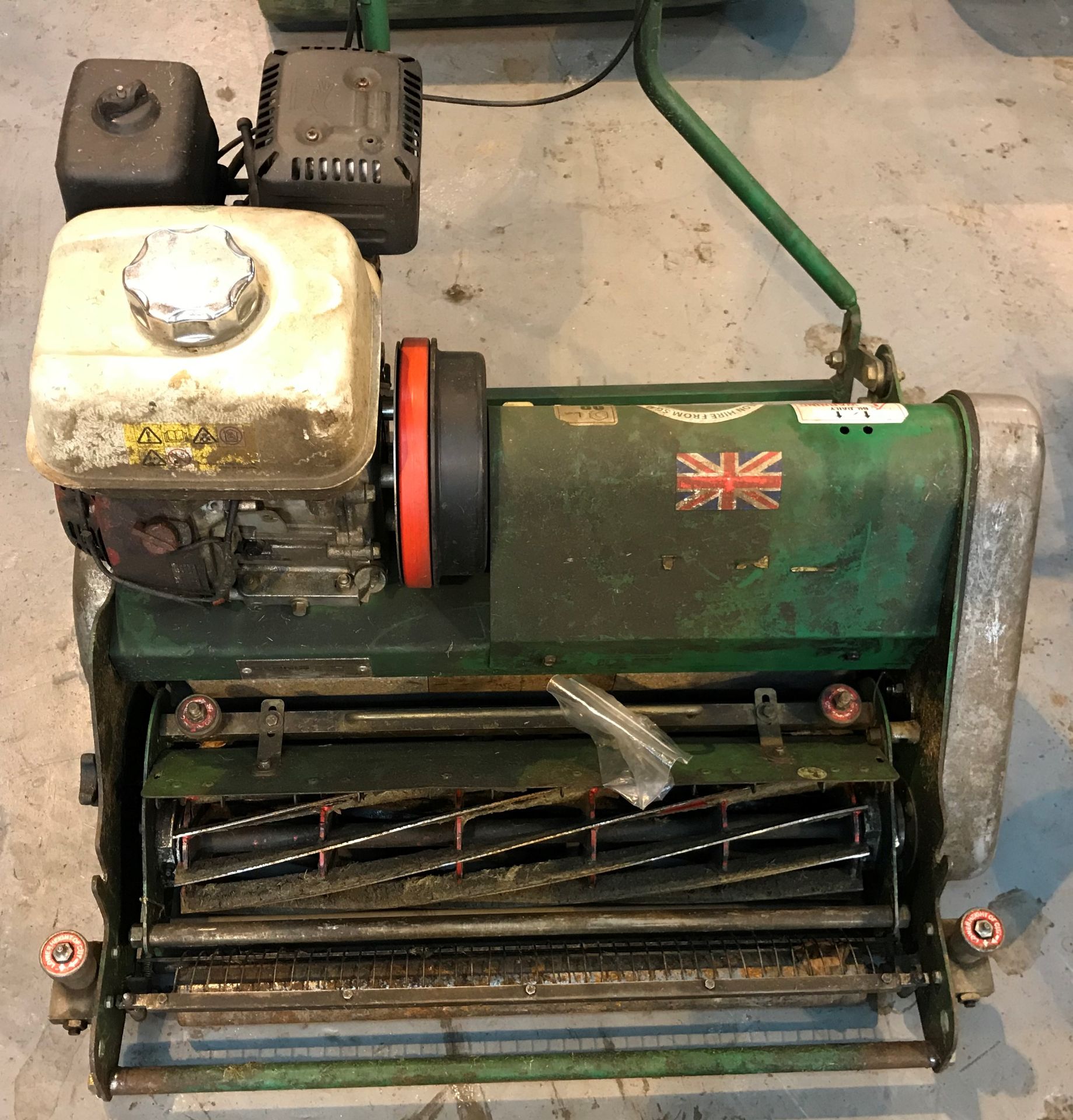 Dennis FT 610 Cylinder Mower w/ Cassette & Grass Box | 2015 - Image 5 of 7