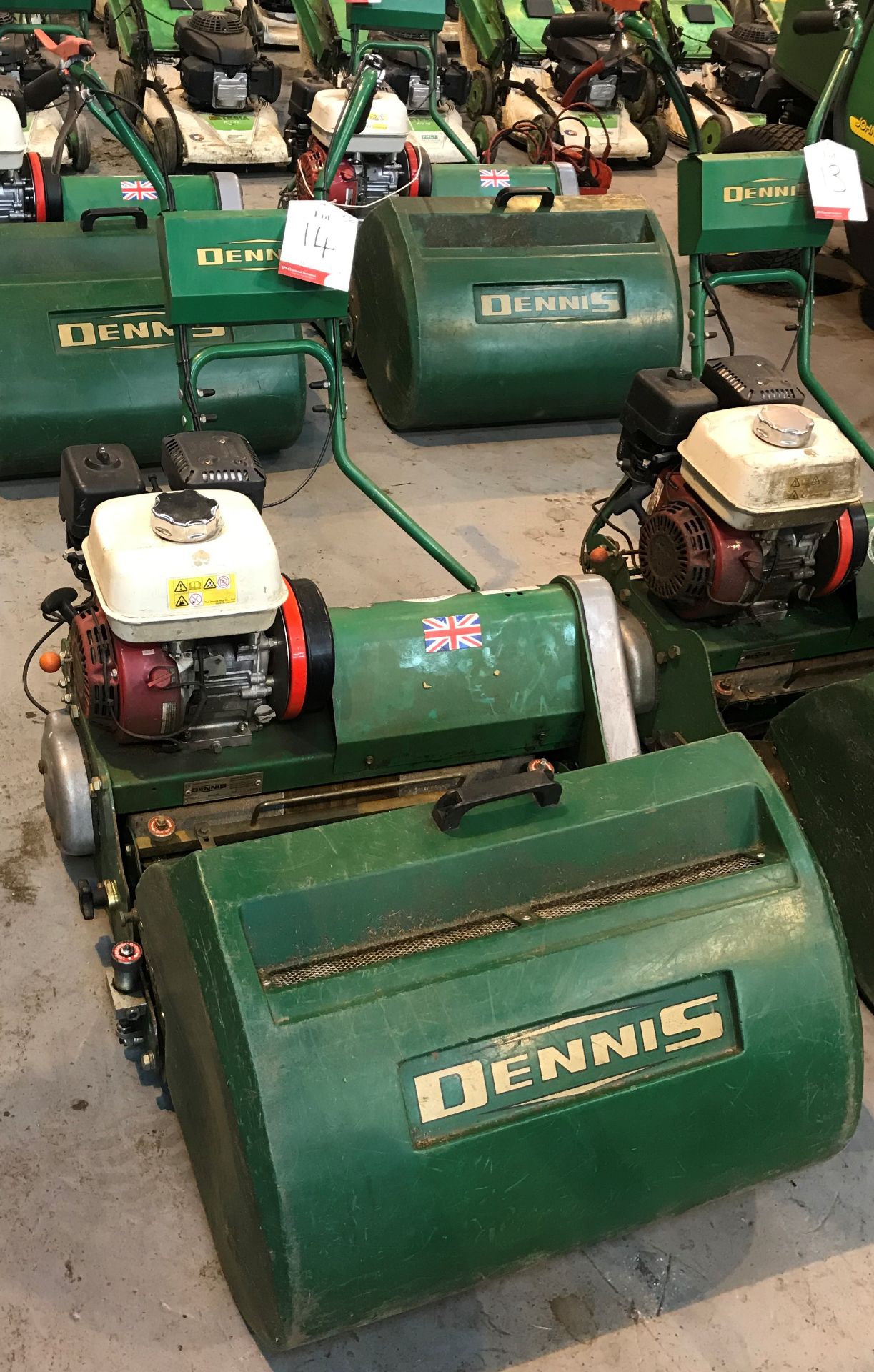 Dennis FT 610 Cylinder Mower w/ Cassette & Grass Box | 2015 - Image 2 of 7