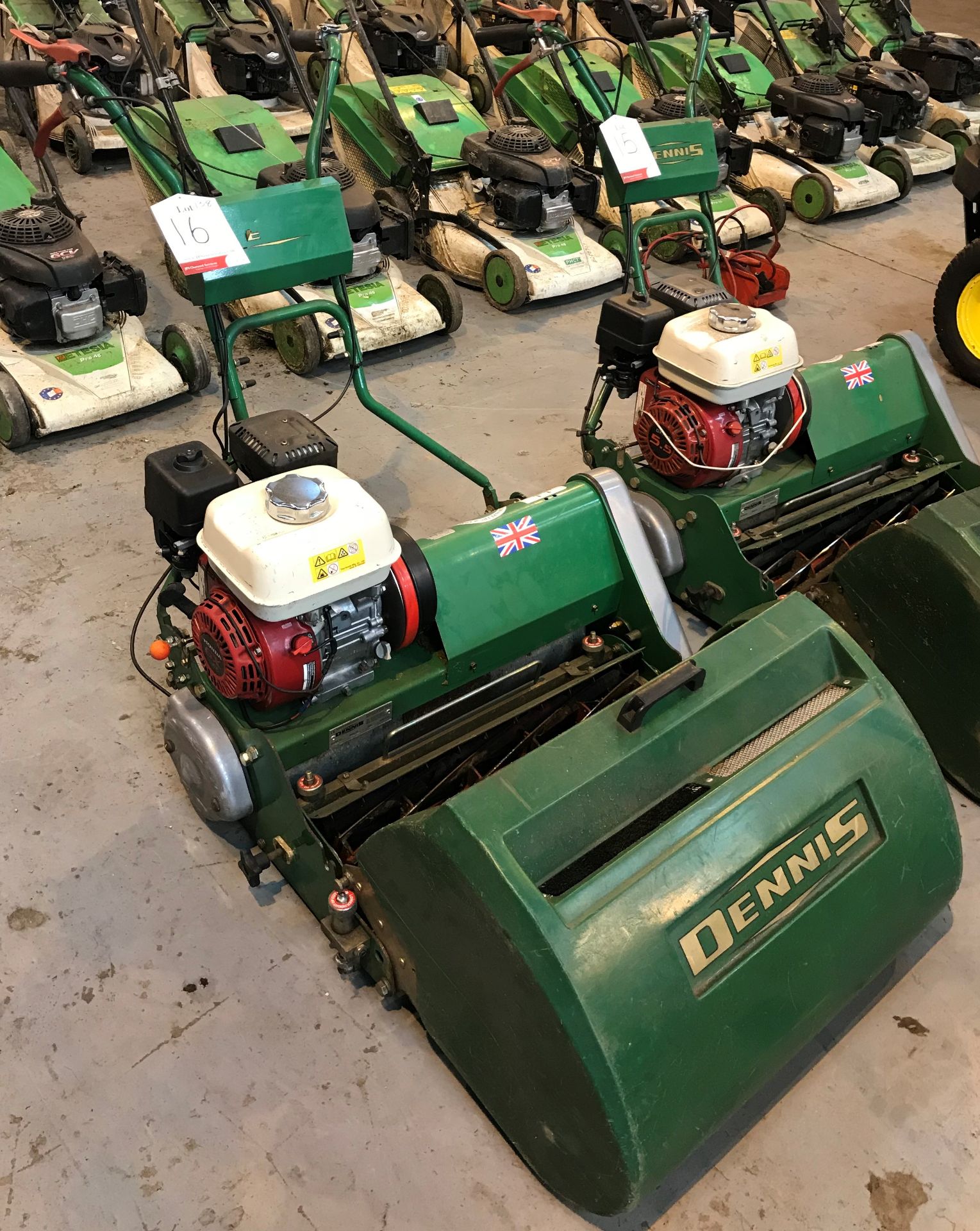 Dennis FT 610 Cylinder Mower w/ Cassette & Grass Box | 2015 - Image 2 of 7