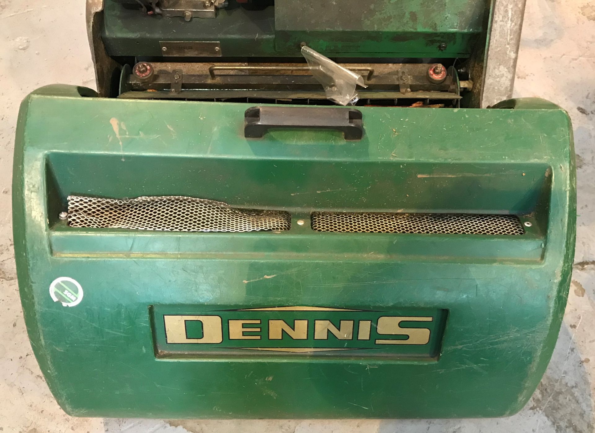 Dennis FT 610 Cylinder Mower w/ Cassette & Grass Box | 2015 - Image 4 of 7