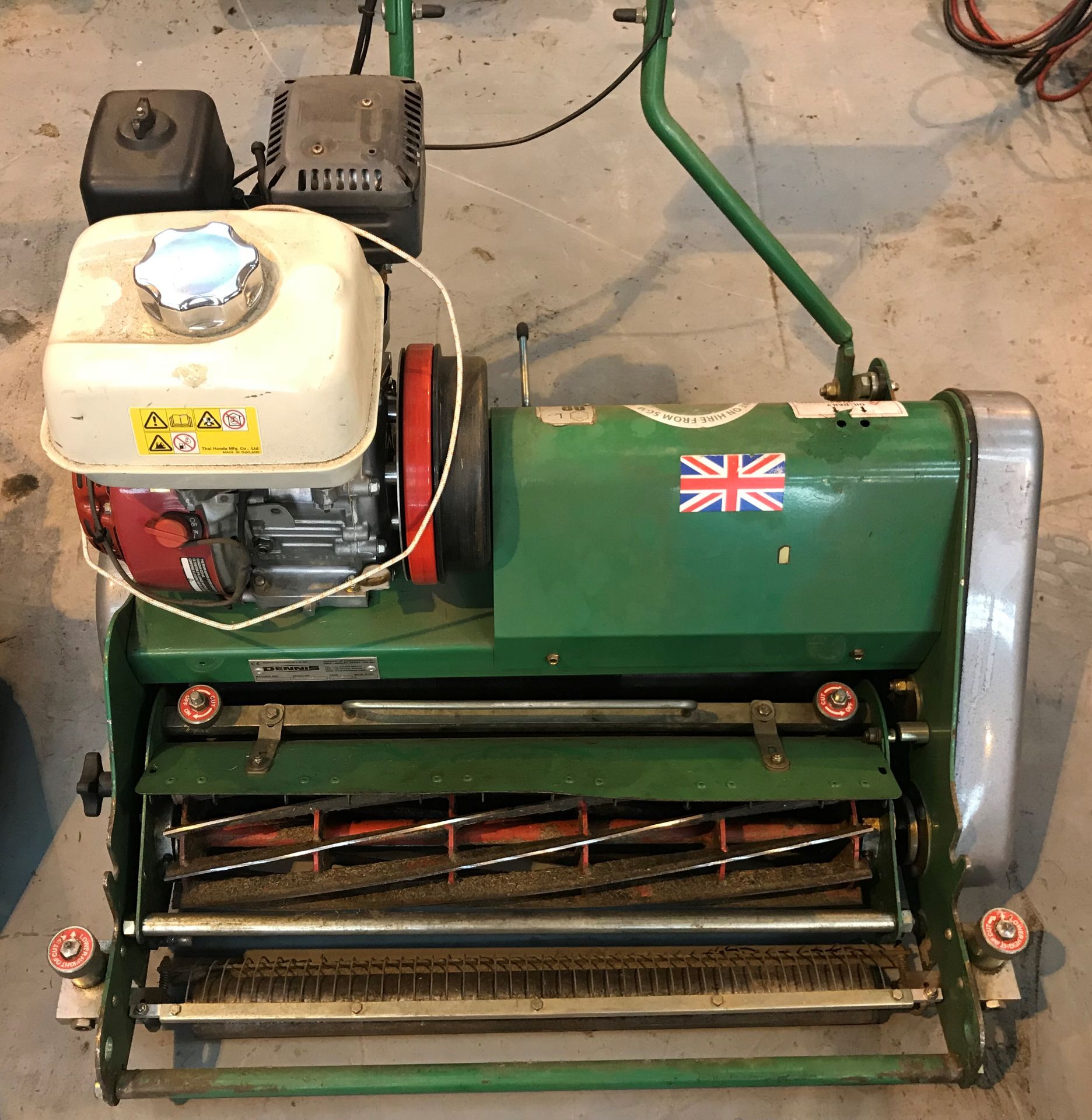 Dennis FT 610 Cylinder Mower w/ Cassette & Grass Box | 2015 - Image 5 of 7