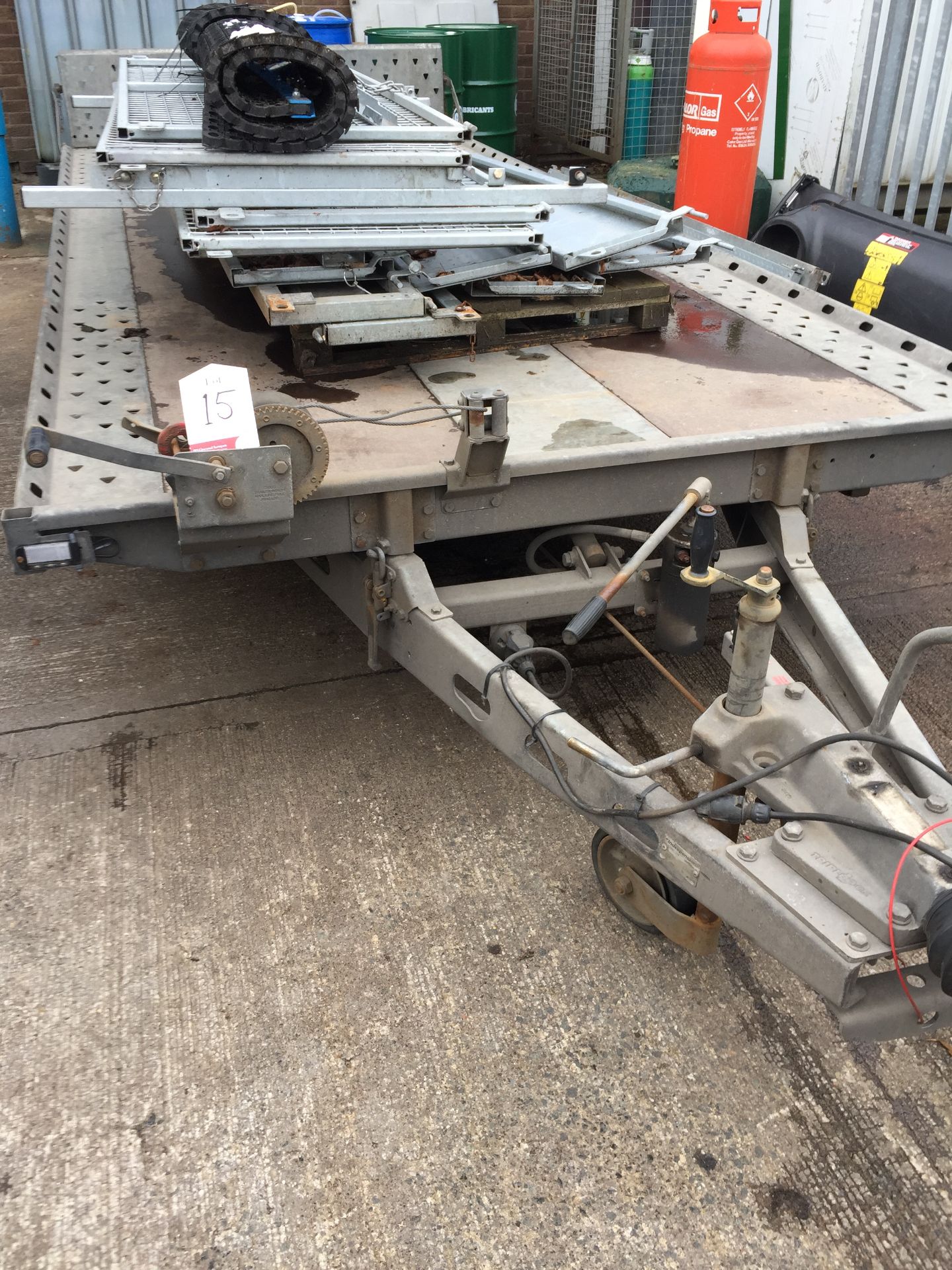 Indespension V16 Version R Tri-Axle Trailer with T2605 trailer winch