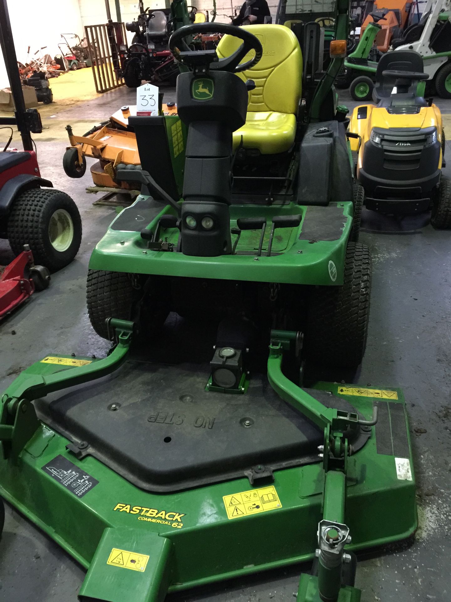 John Deere 1570 Front Rotary Mower with John Deere Fast Back Commercial 62 Grasscutter - Bild 2 aus 6