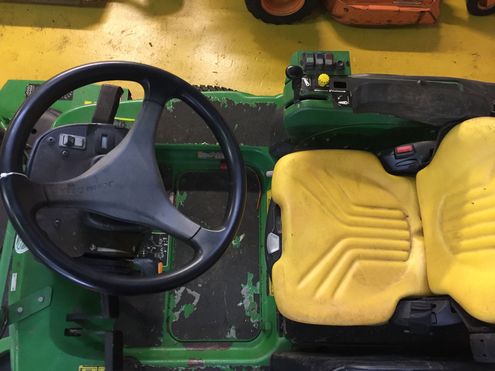 John Deere 1445 Front Rotary Ride on Mower with John Deere 62" RD deck 14/1 - Bild 6 aus 7