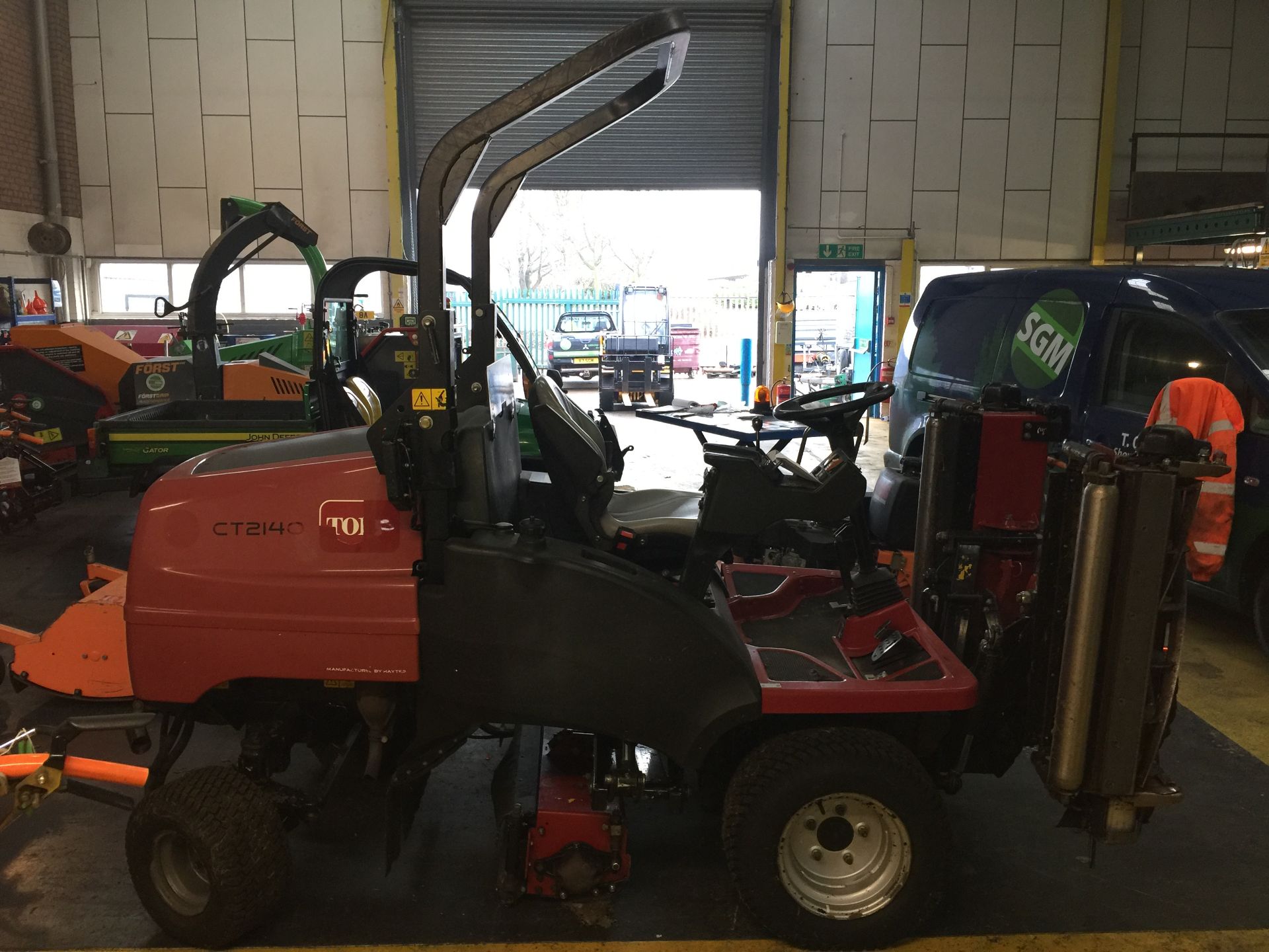 2011 Toro CT2140 3 gang Compact 4WD Turf Mower - Image 3 of 7