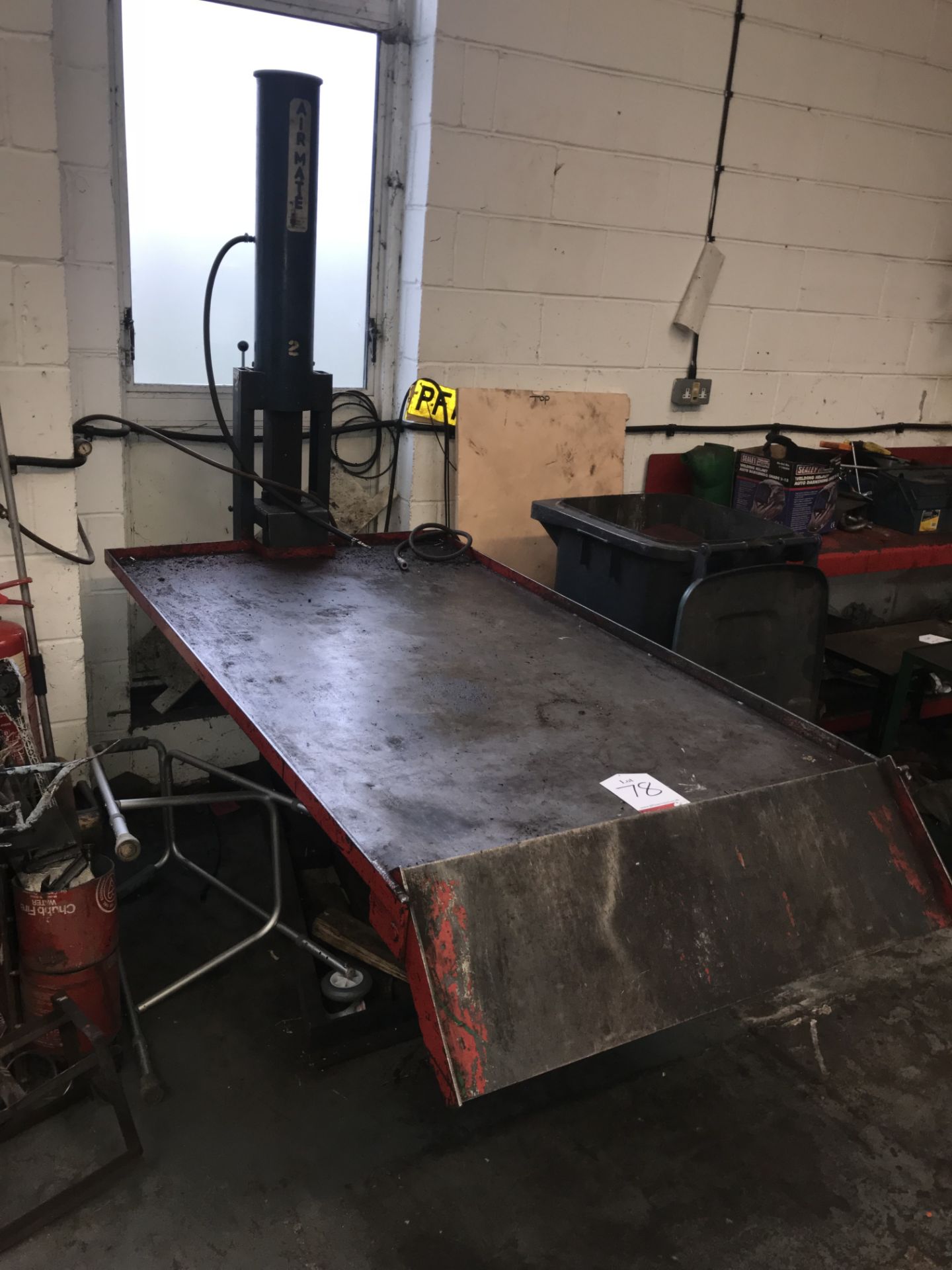 Airmate Pneumatic Table w/ Ramp - Image 2 of 2