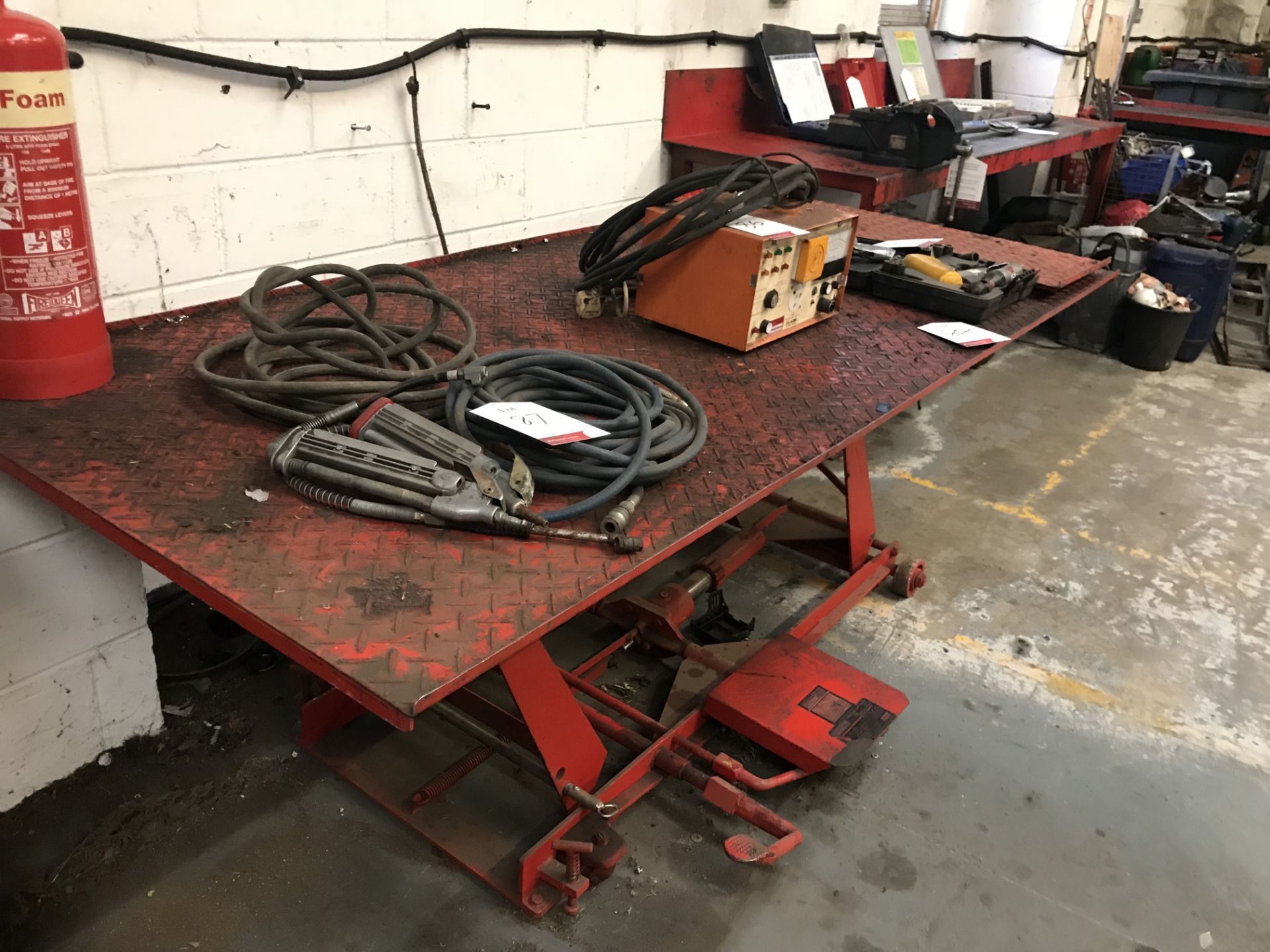 Sealey TNT 400 Mobile Hydraulic Lift Table w/ Ramp - Image 2 of 2