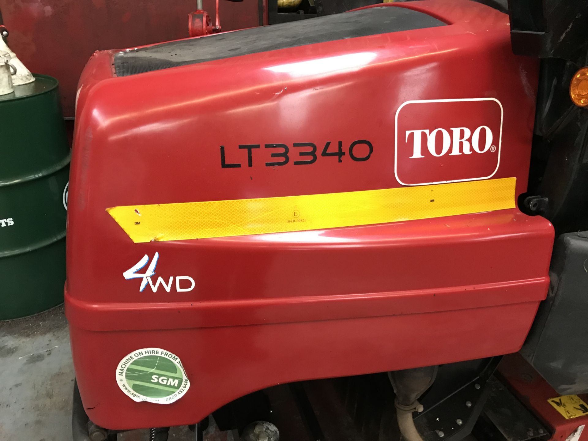 Toro LT3340 4WD 3 Gang Ride On Reel Mower | 2012 - Bild 4 aus 11