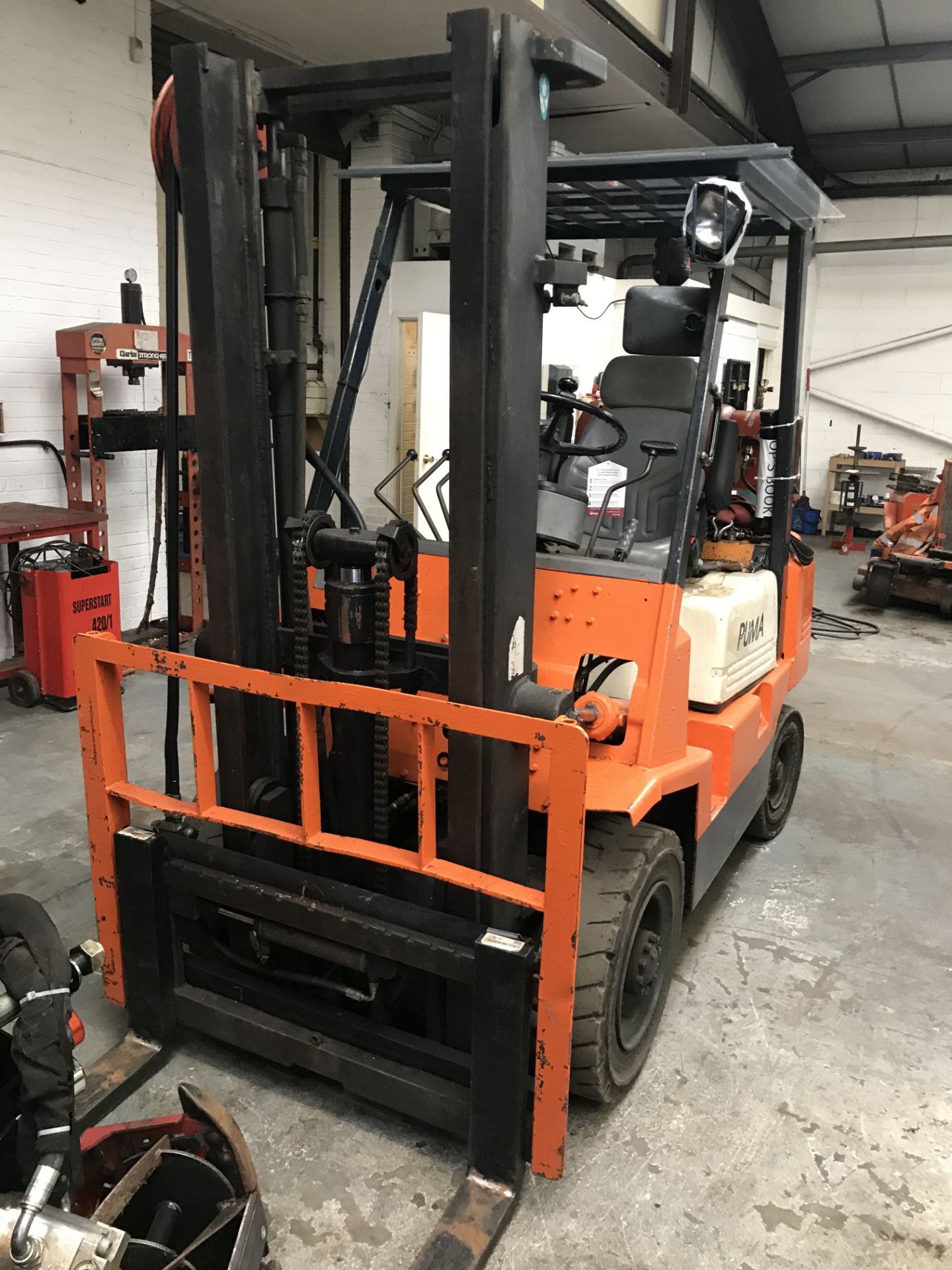 Puma FG25 Gas 2.5T Forklift | 1994 | Hours: 5,142