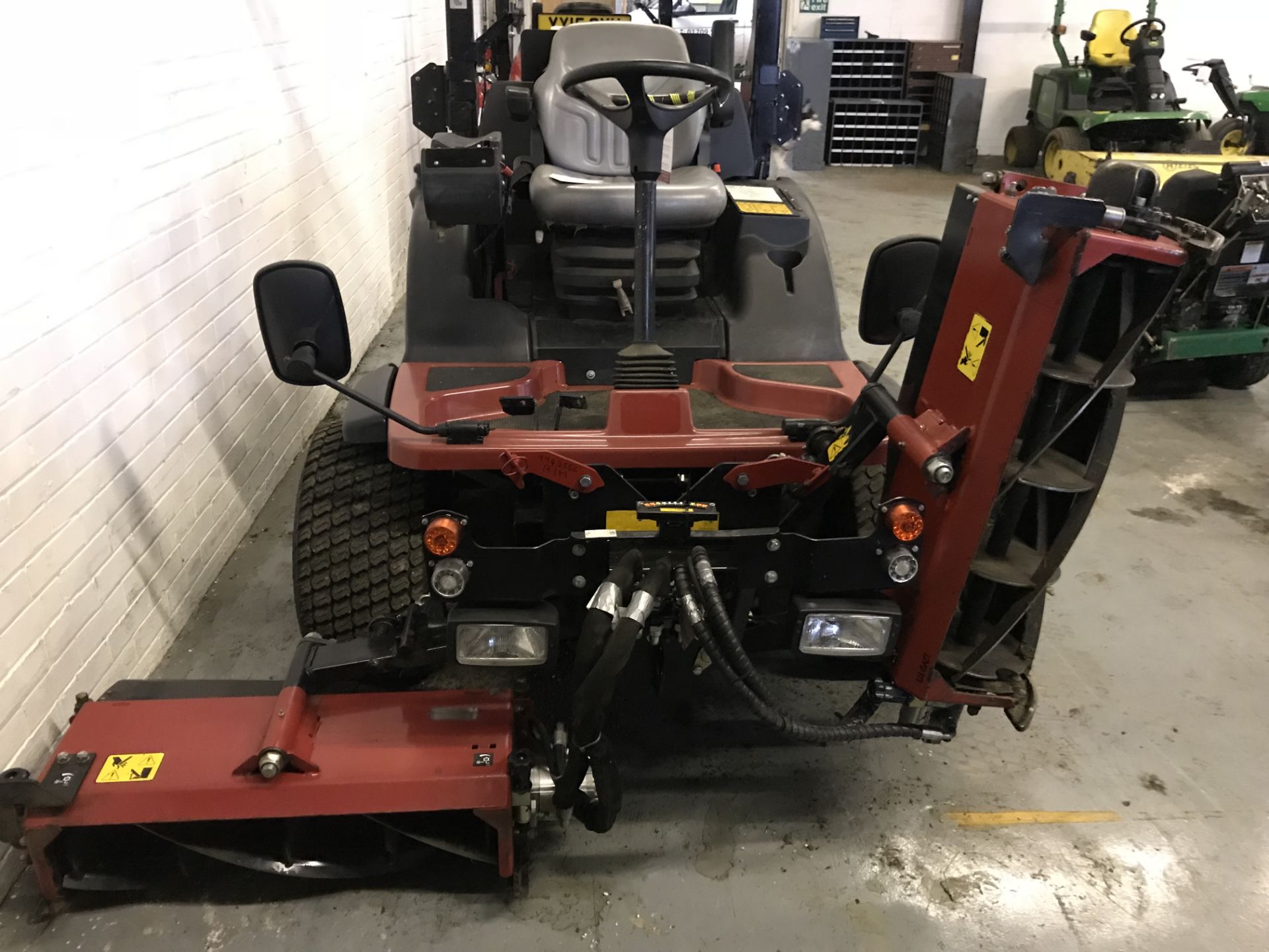 Toro LT3340 4WD 3 Gang Ride On Reel Mower | 2012 - Bild 6 aus 9