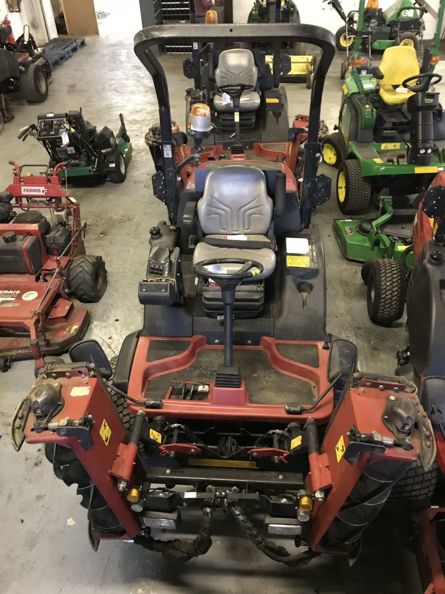 Toro LT3340 4WD 3 Gang Ride On Reel Mower | 2012 - Image 2 of 6