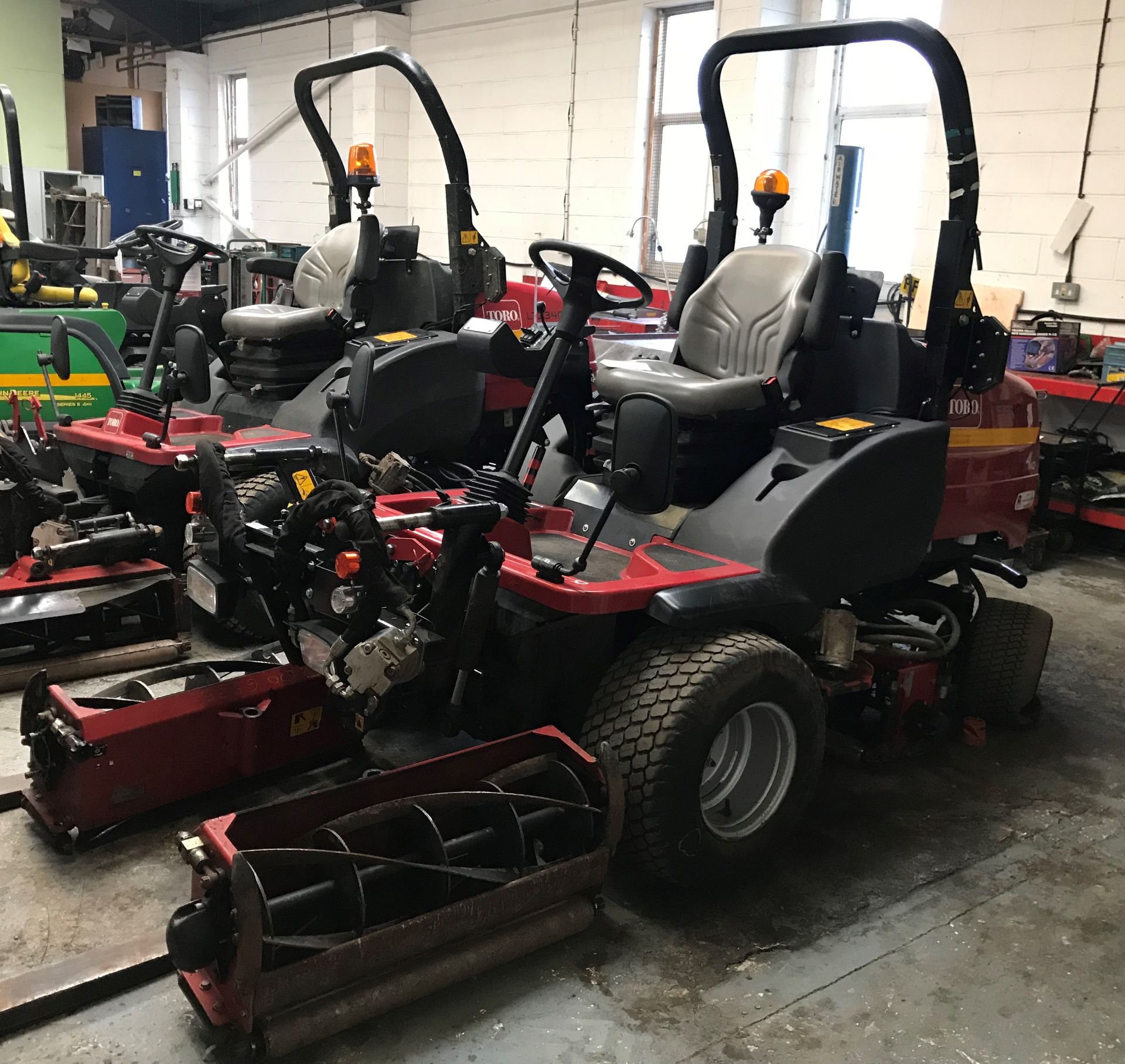 Toro LT3340 4WD 3 Gang Ride On Reel Mower | 2015