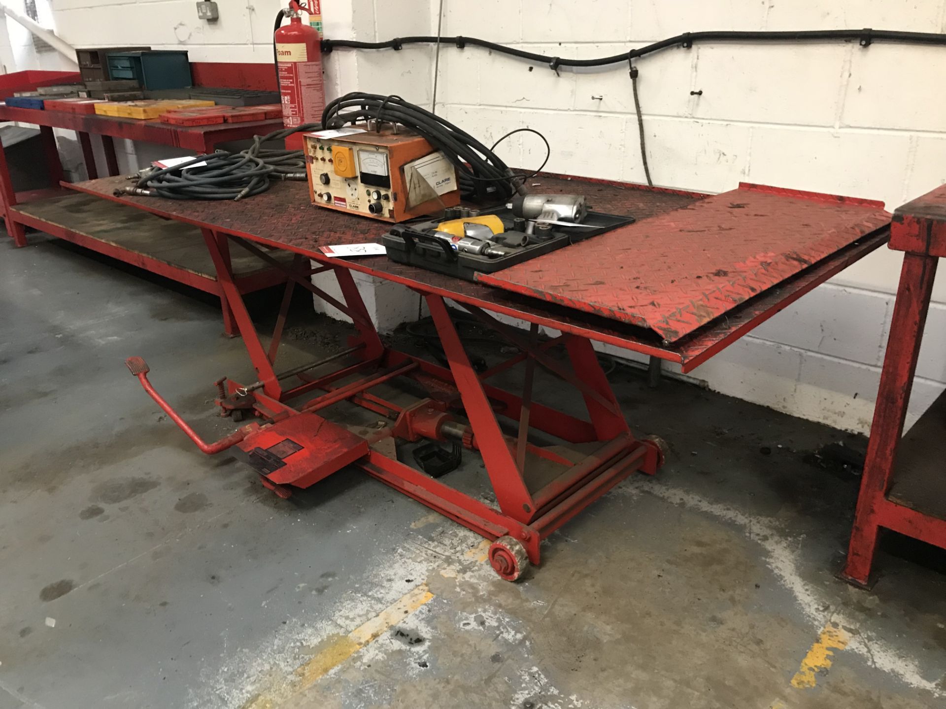 Sealey TNT 400 Mobile Hydraulic Lift Table w/ Ramp