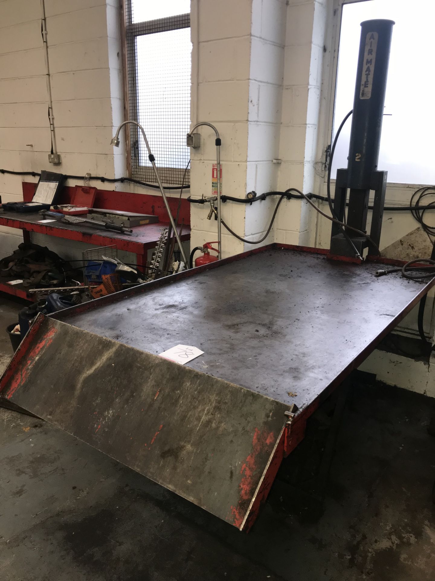 Airmate Pneumatic Table w/ Ramp