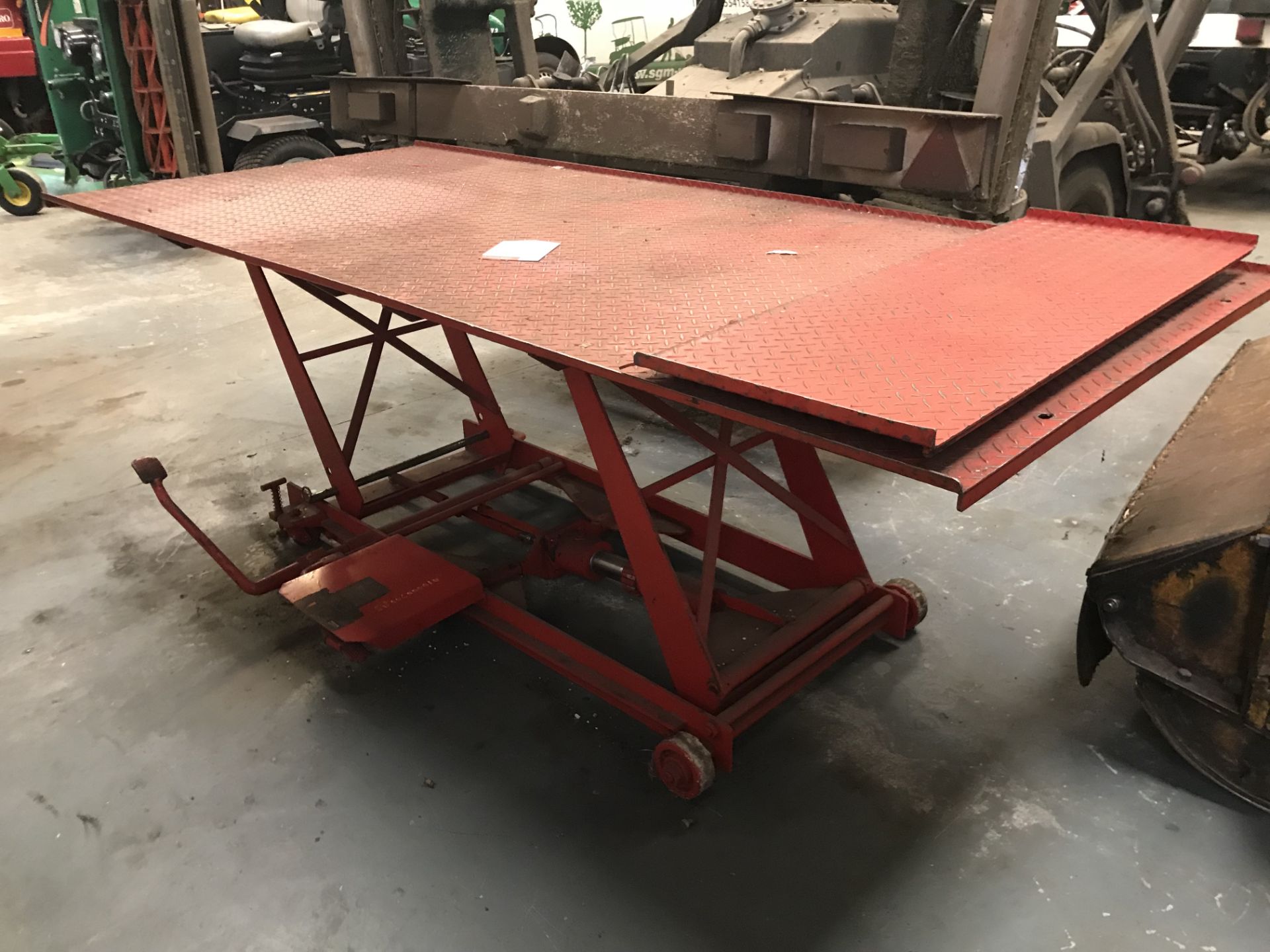 Sealey TNT 400 Mobile Hydraulic Lift Table w/ Ramp - Image 2 of 2