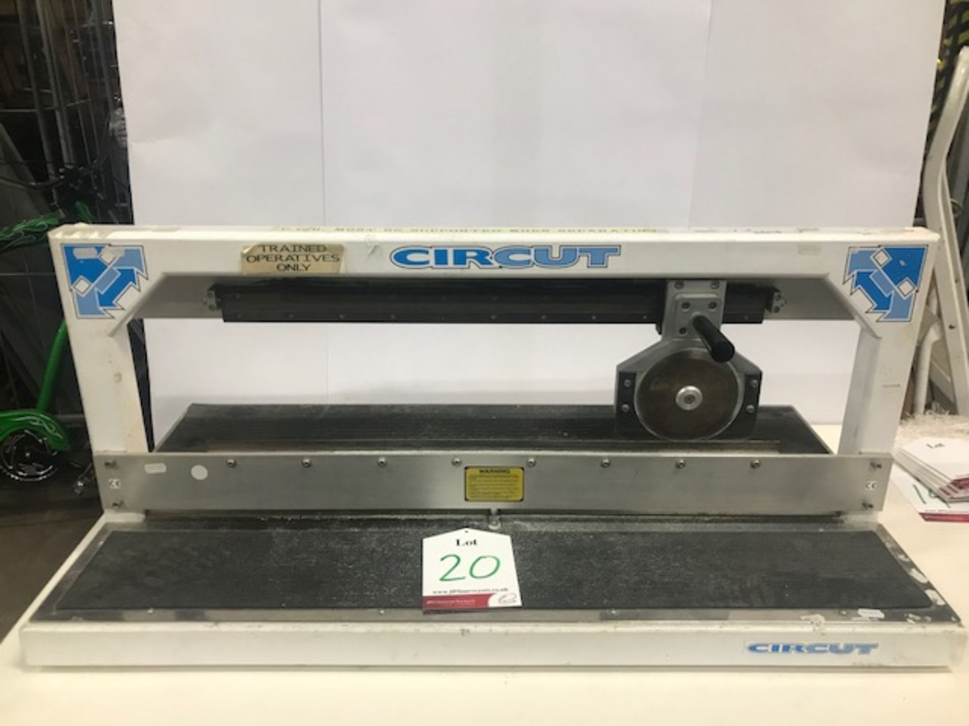 Circuit Moving Saw