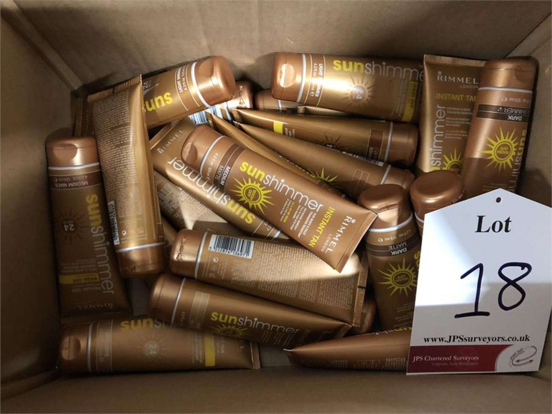 28 x Tanning Products Retail Store Returns